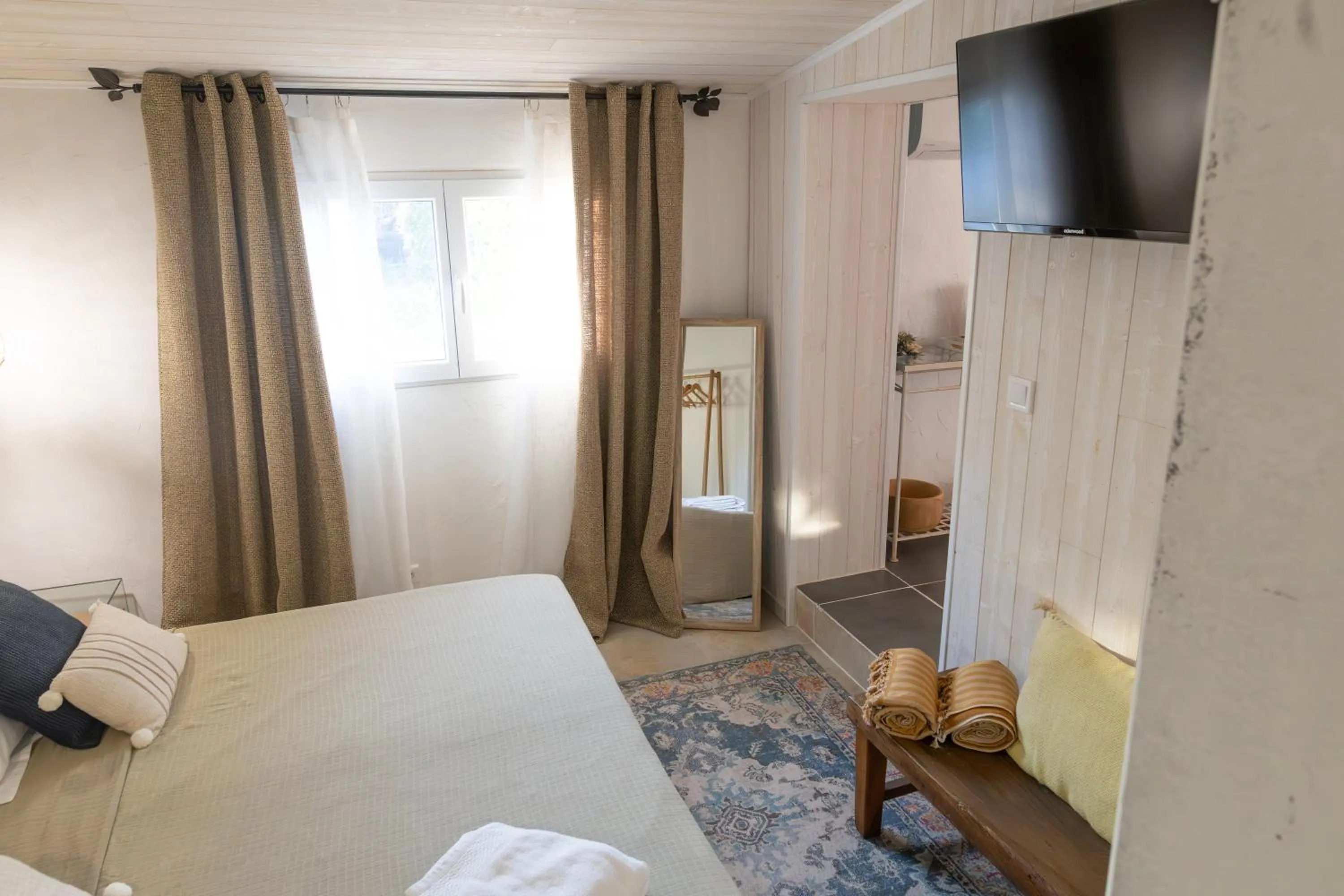 Night, Bed in La Bastide du Mûrier