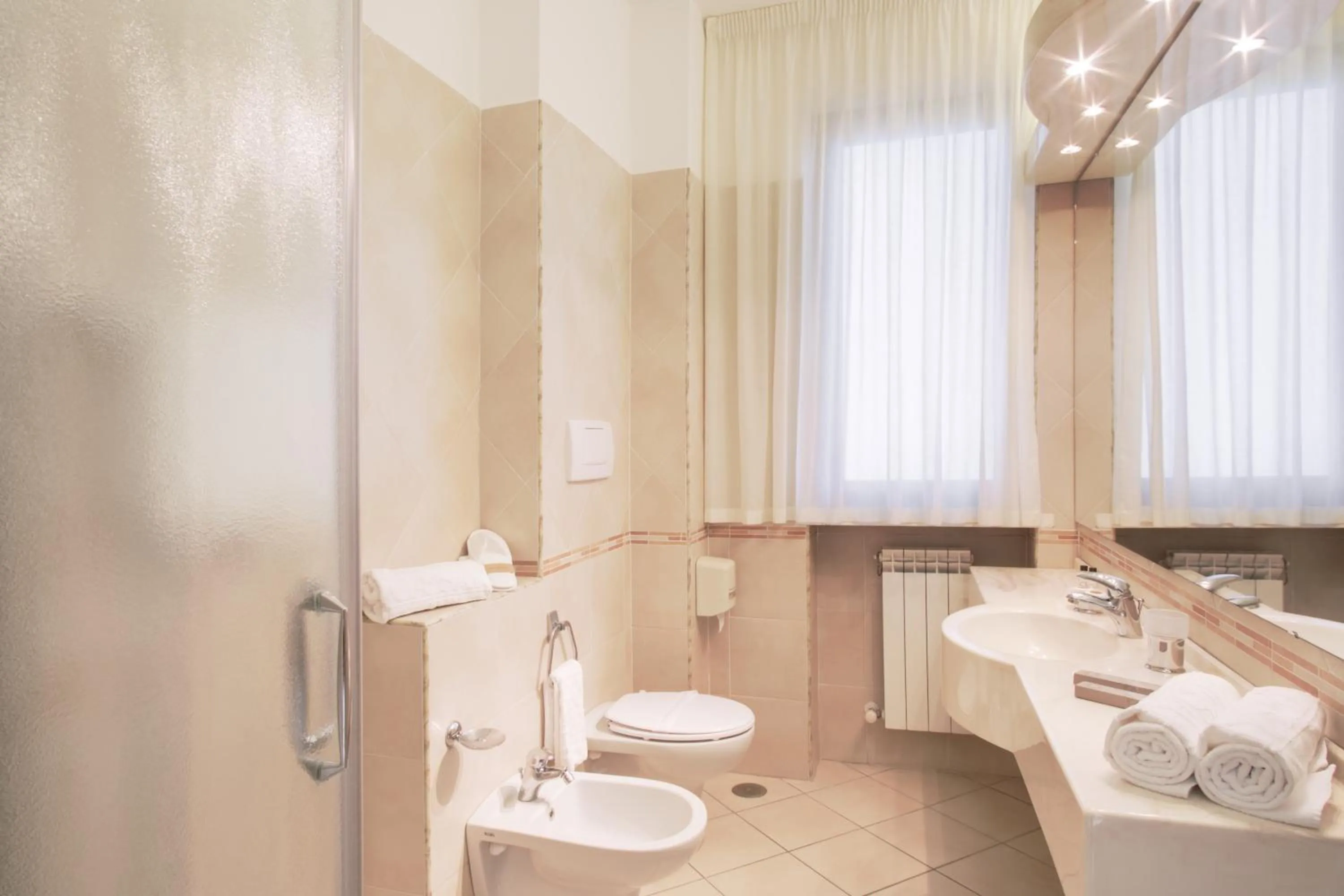 Shower in Hotel Caesar Residence & SPA