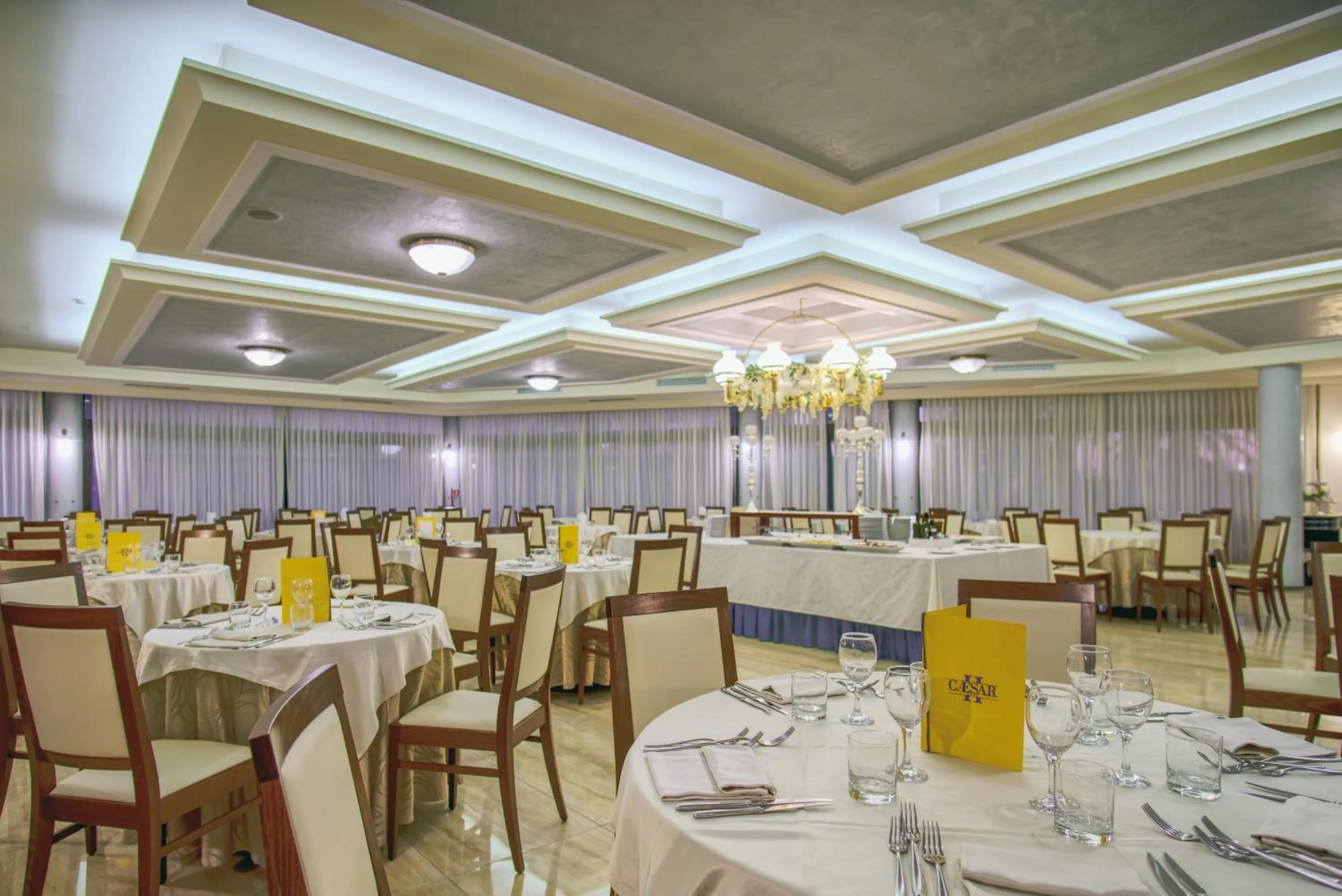 Restaurant/places to eat in Hotel Caesar Residence & SPA