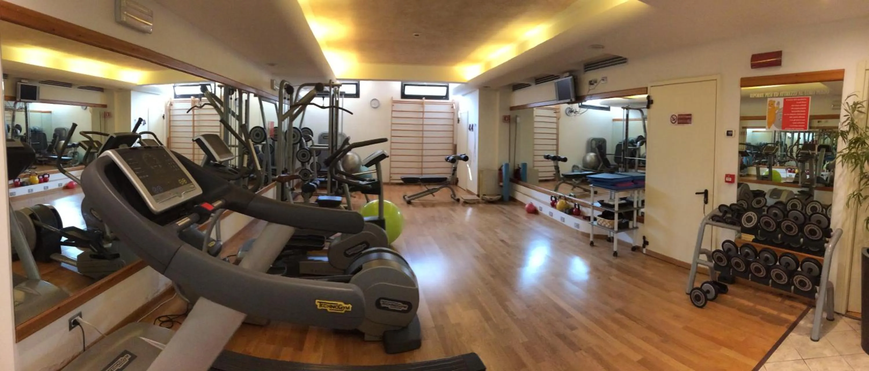 Fitness centre/facilities in Hotel Caesar Residence & SPA