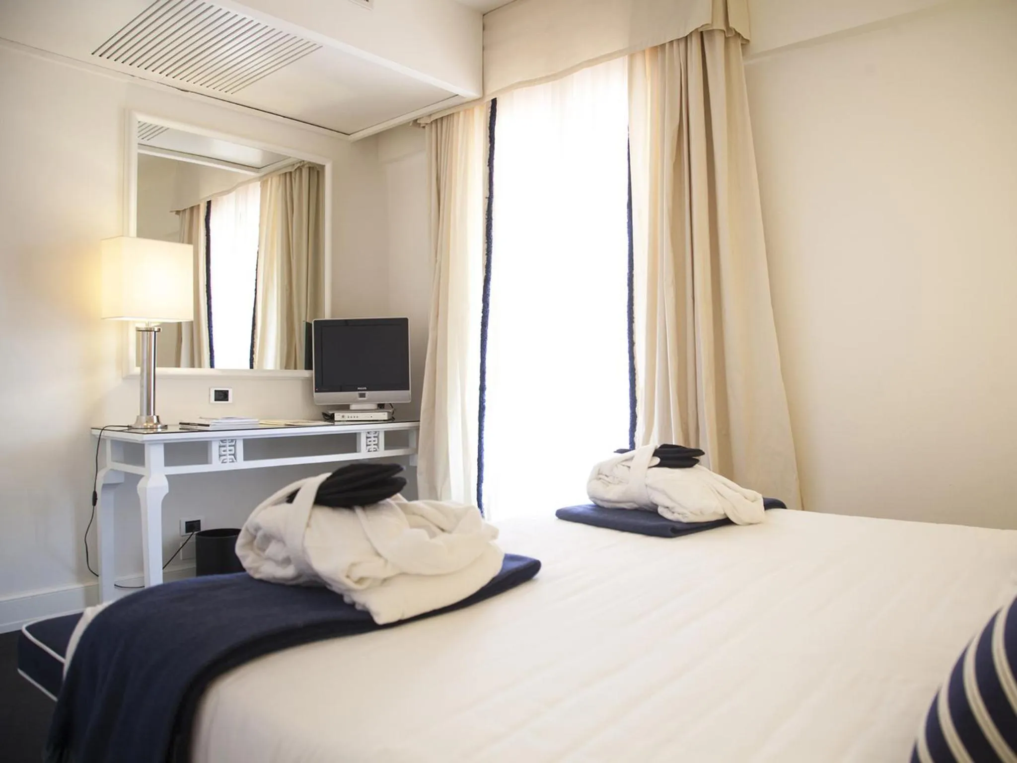 Bedroom, Bed in California Park Hotel