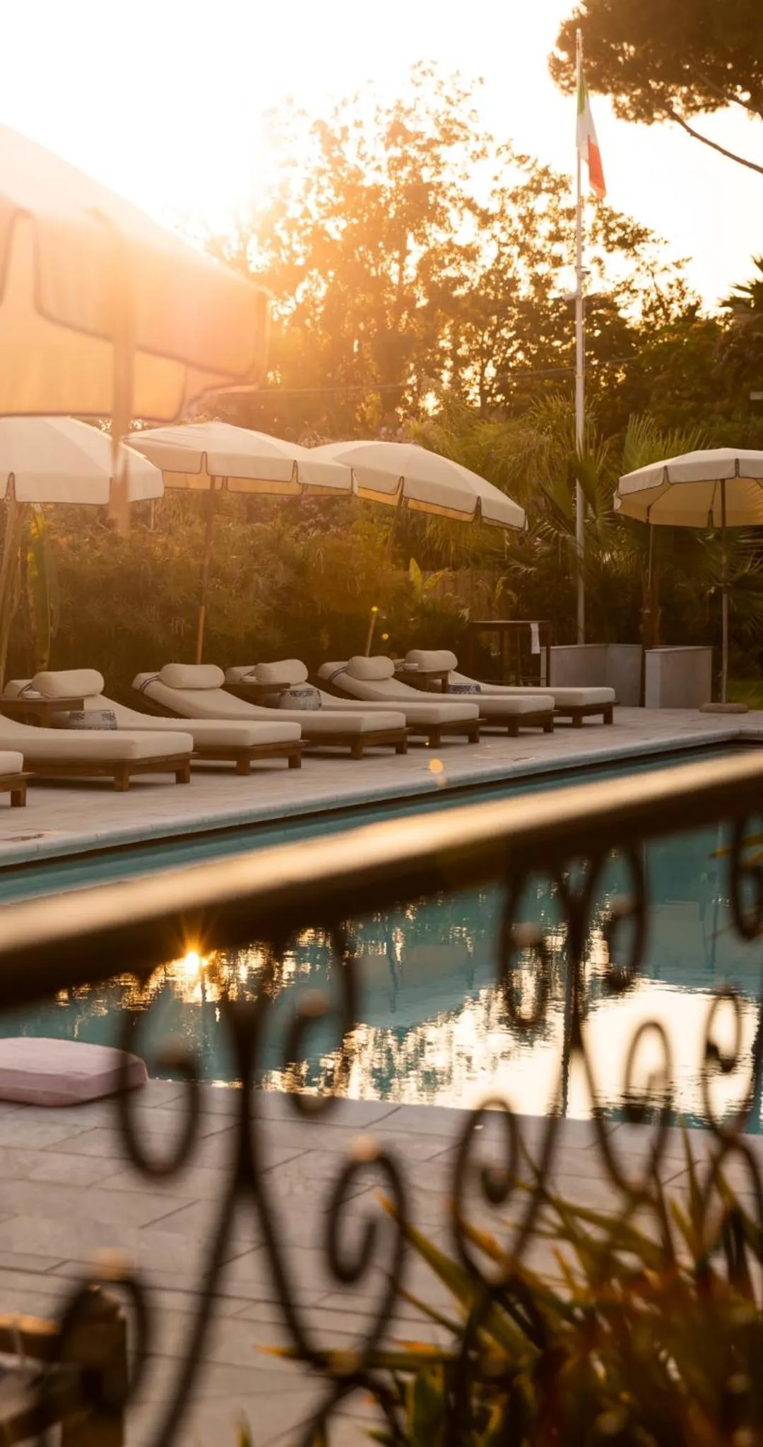 Pool view in California Park Hotel