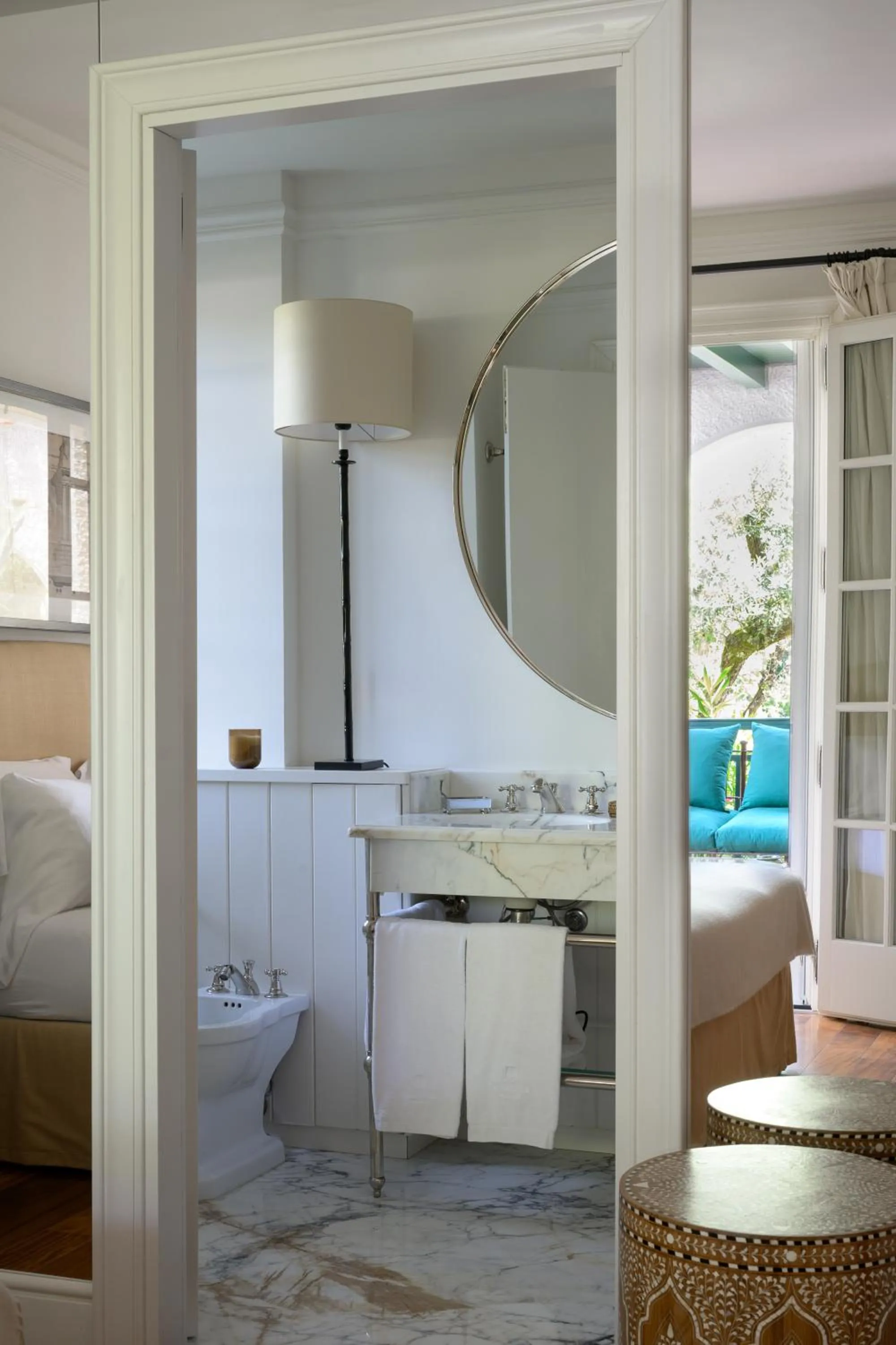 Bathroom in California Park Hotel