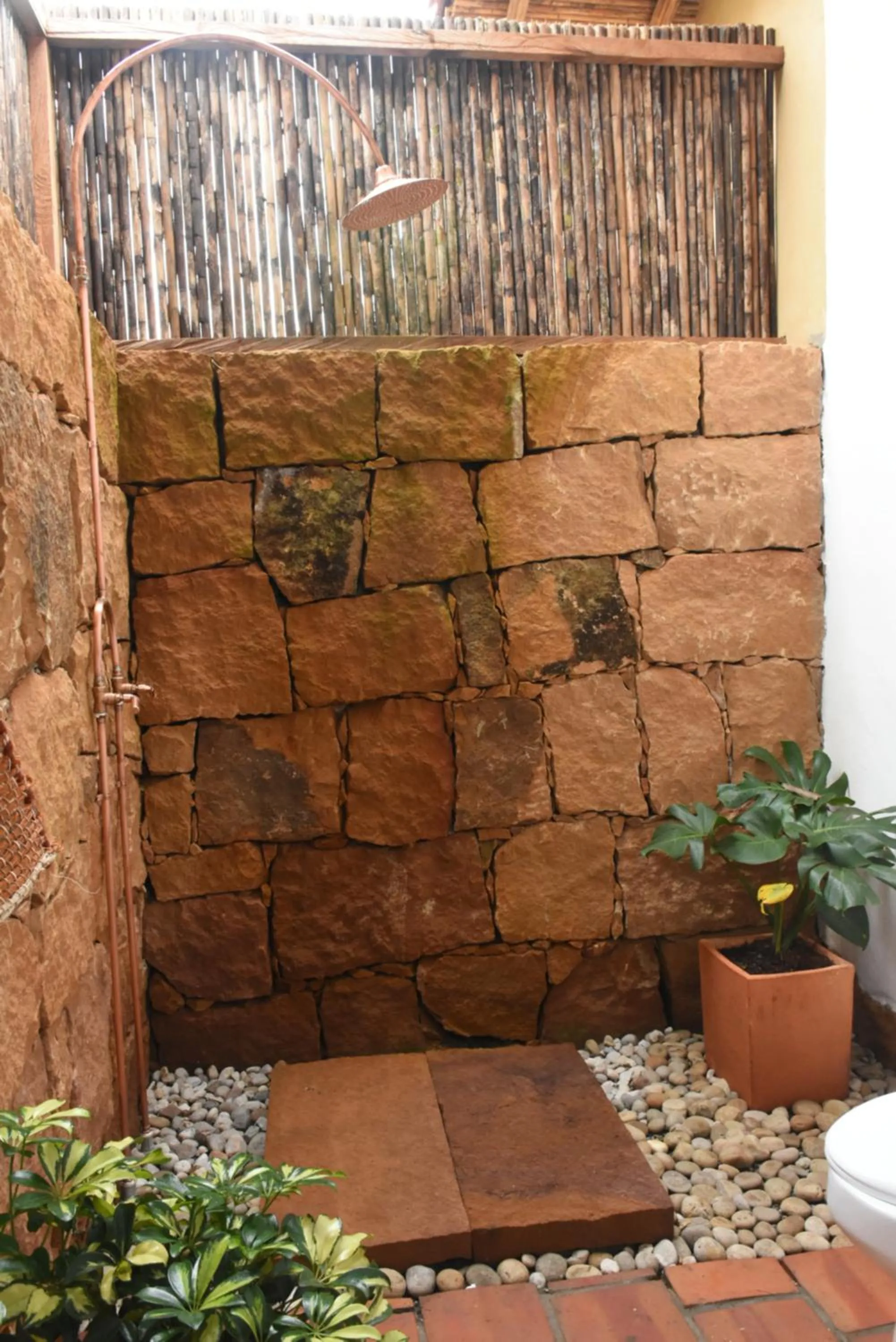 Shower in Hotel Cariguá