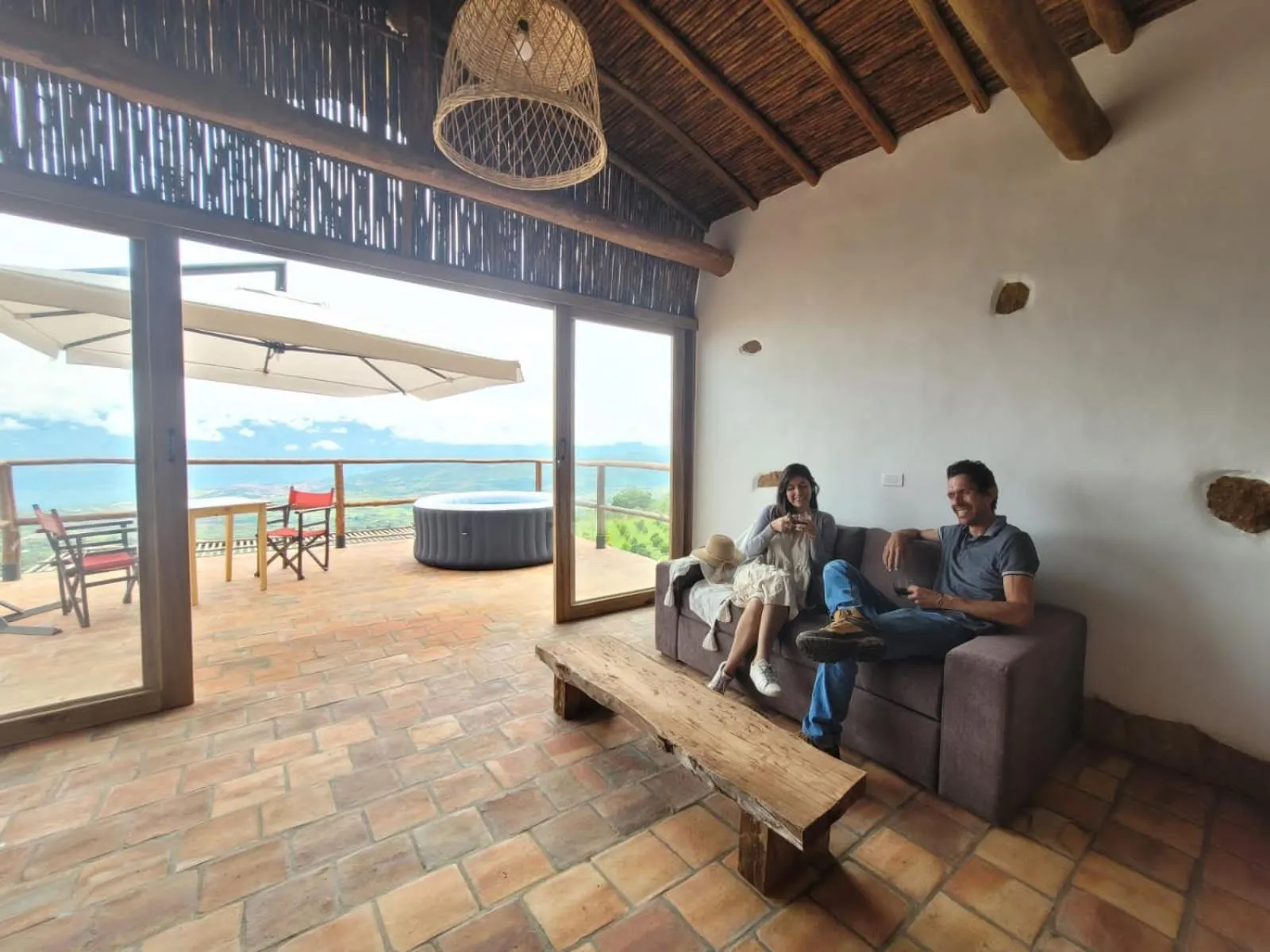 People in Hotel Cariguá