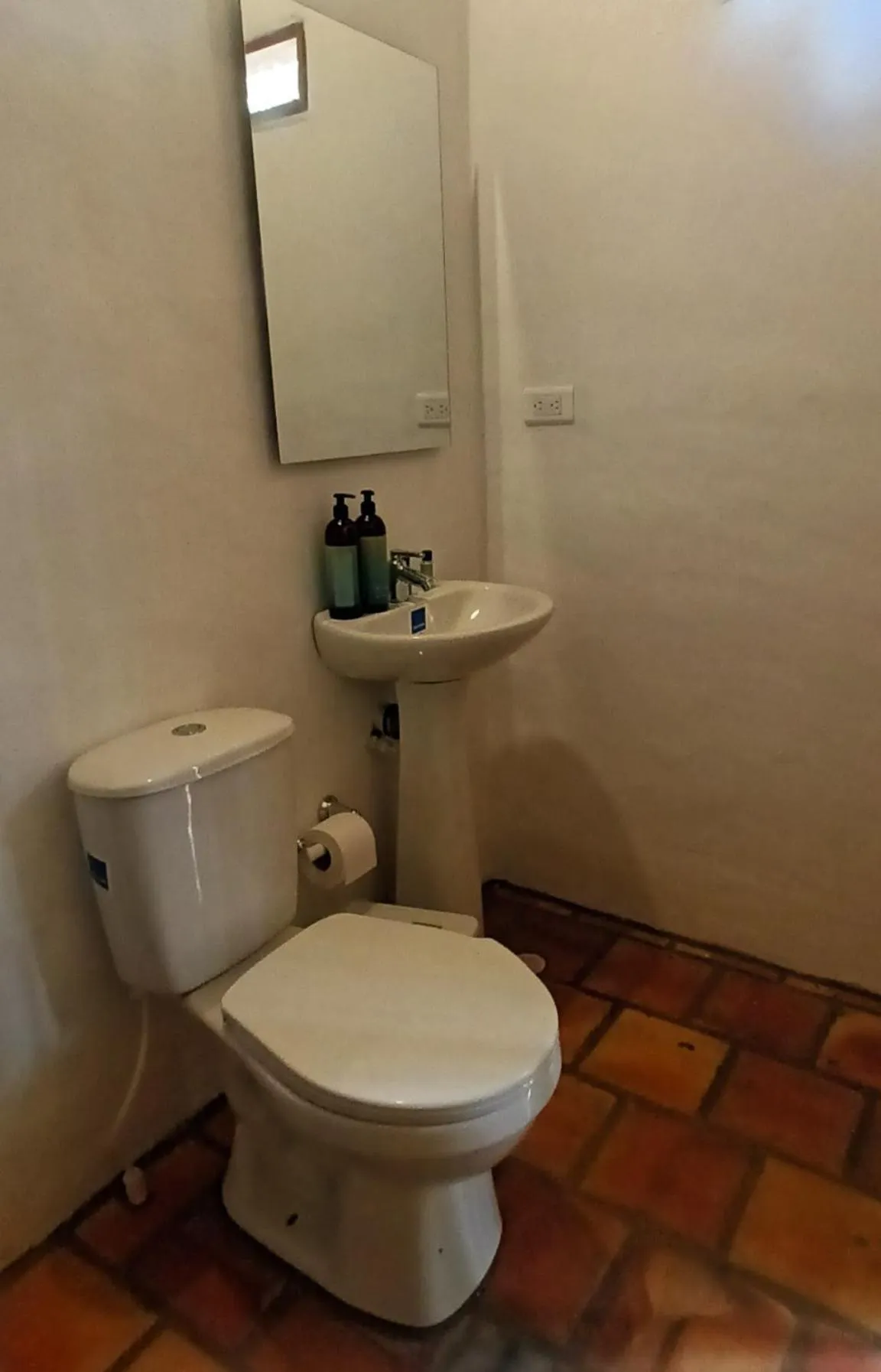 Toilet in Hotel Cariguá