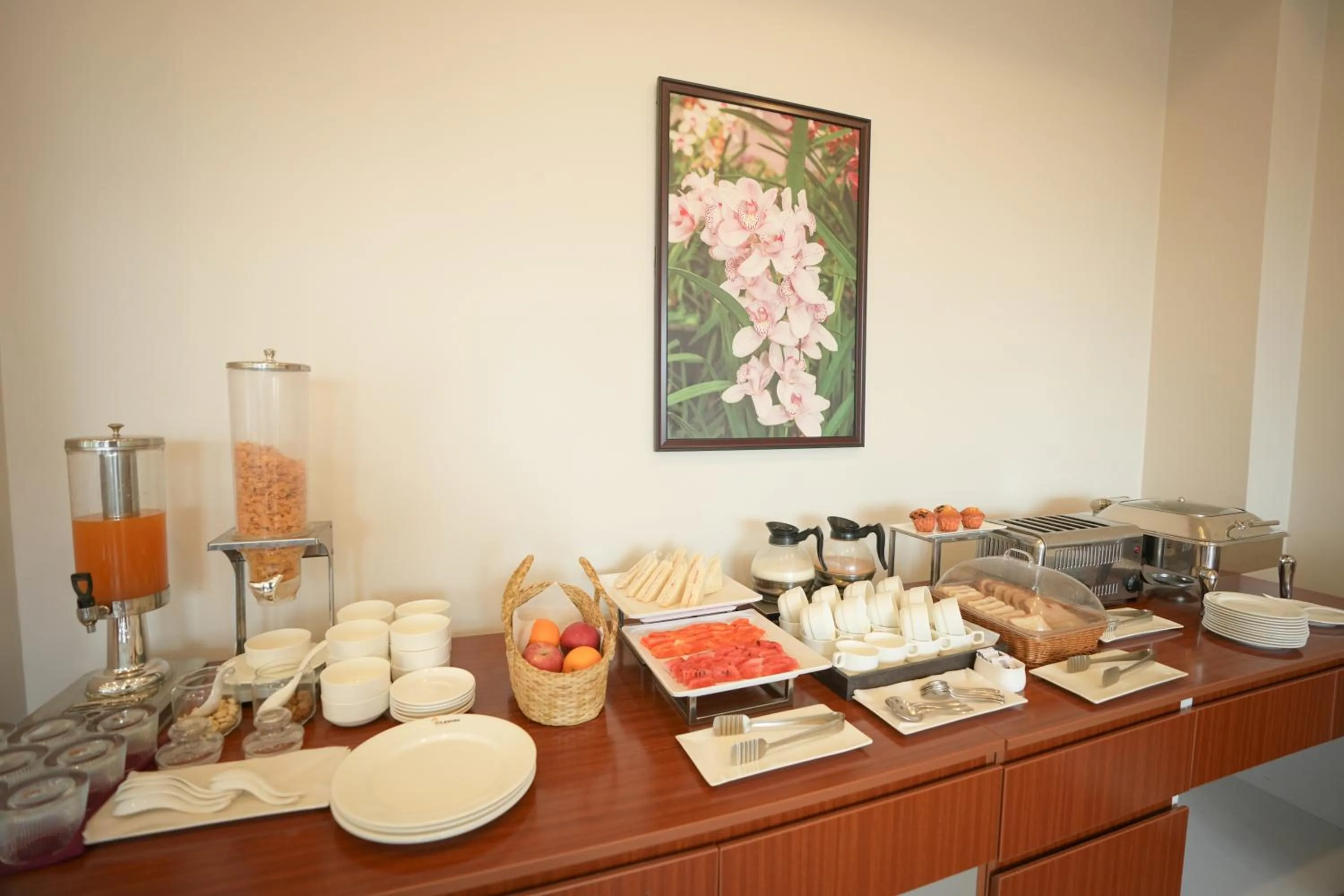 Buffet breakfast in Cilantro Comfort