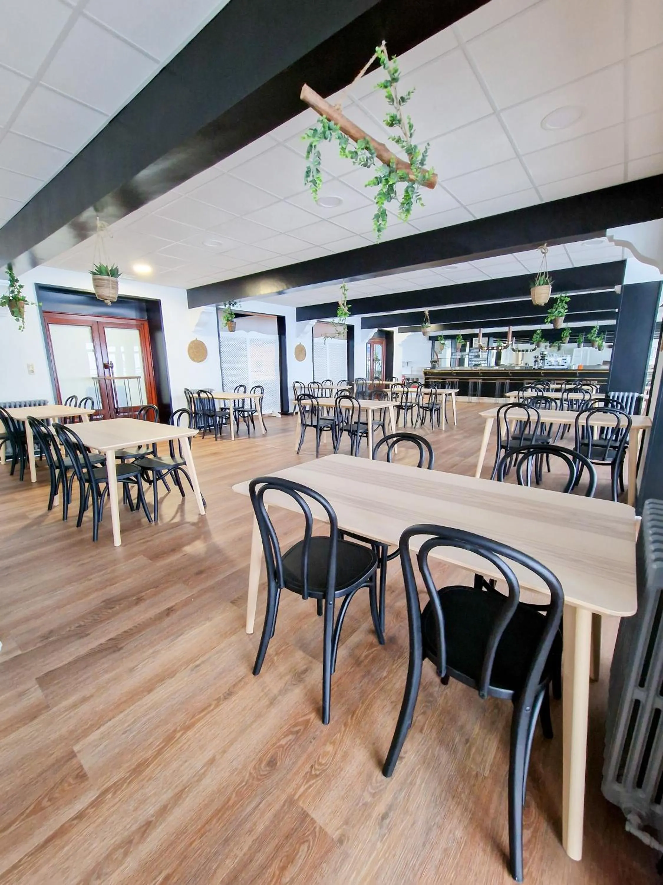 Restaurant/places to eat in Alda Santa Trega