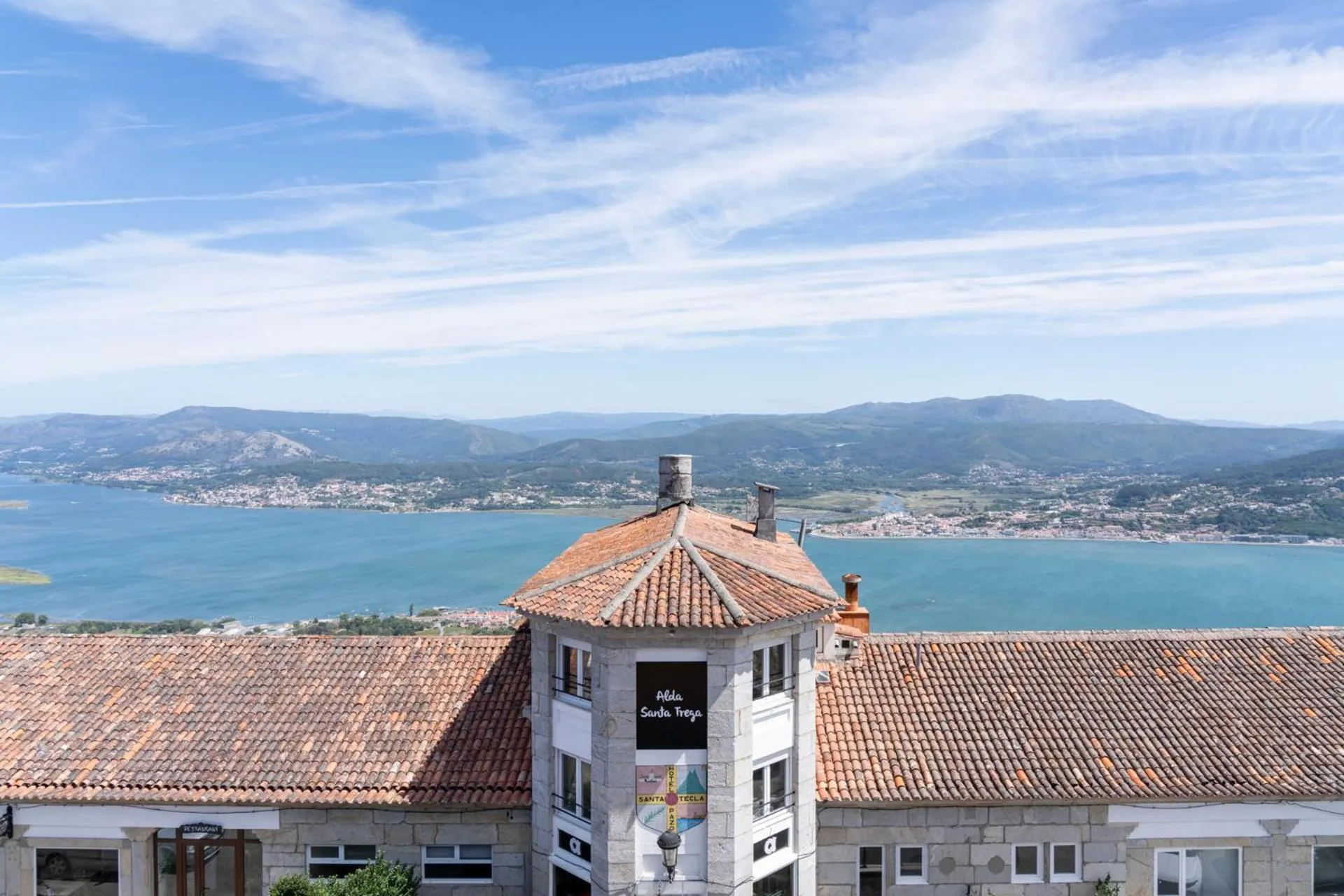 Facade/entrance in Alda Santa Trega
