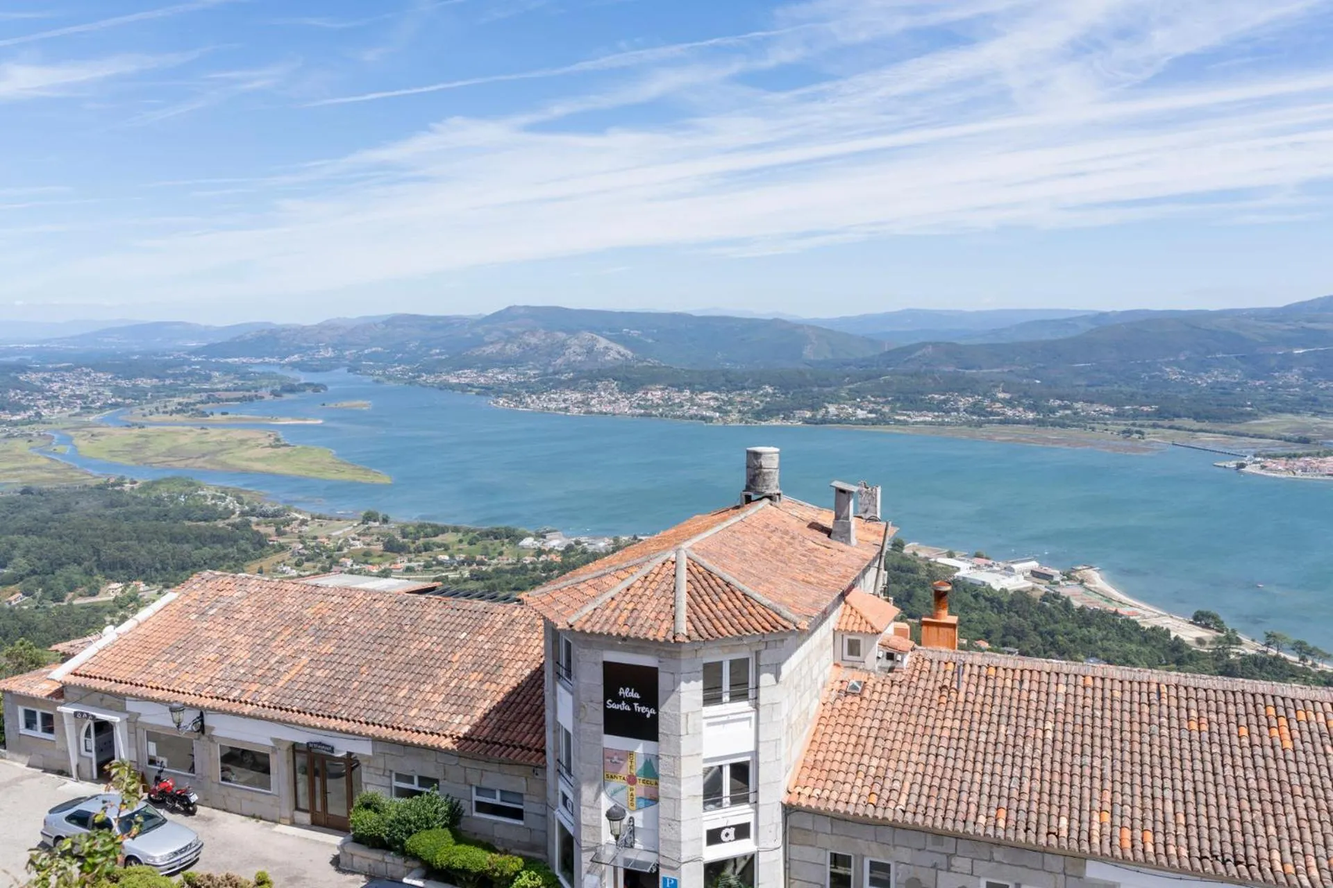 Facade/entrance in Alda Santa Trega
