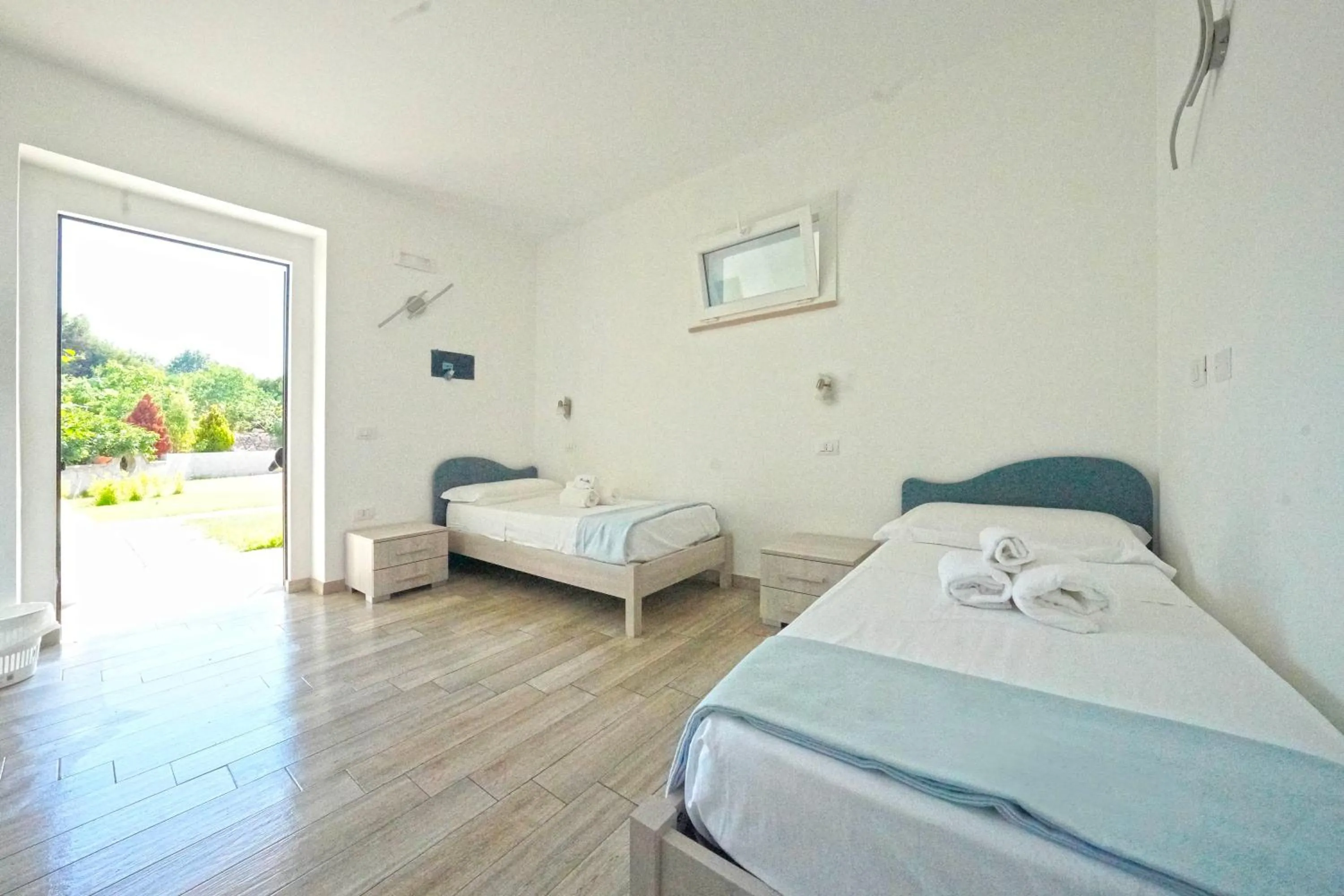 Bedroom, Bed in Perla Blu Tropea