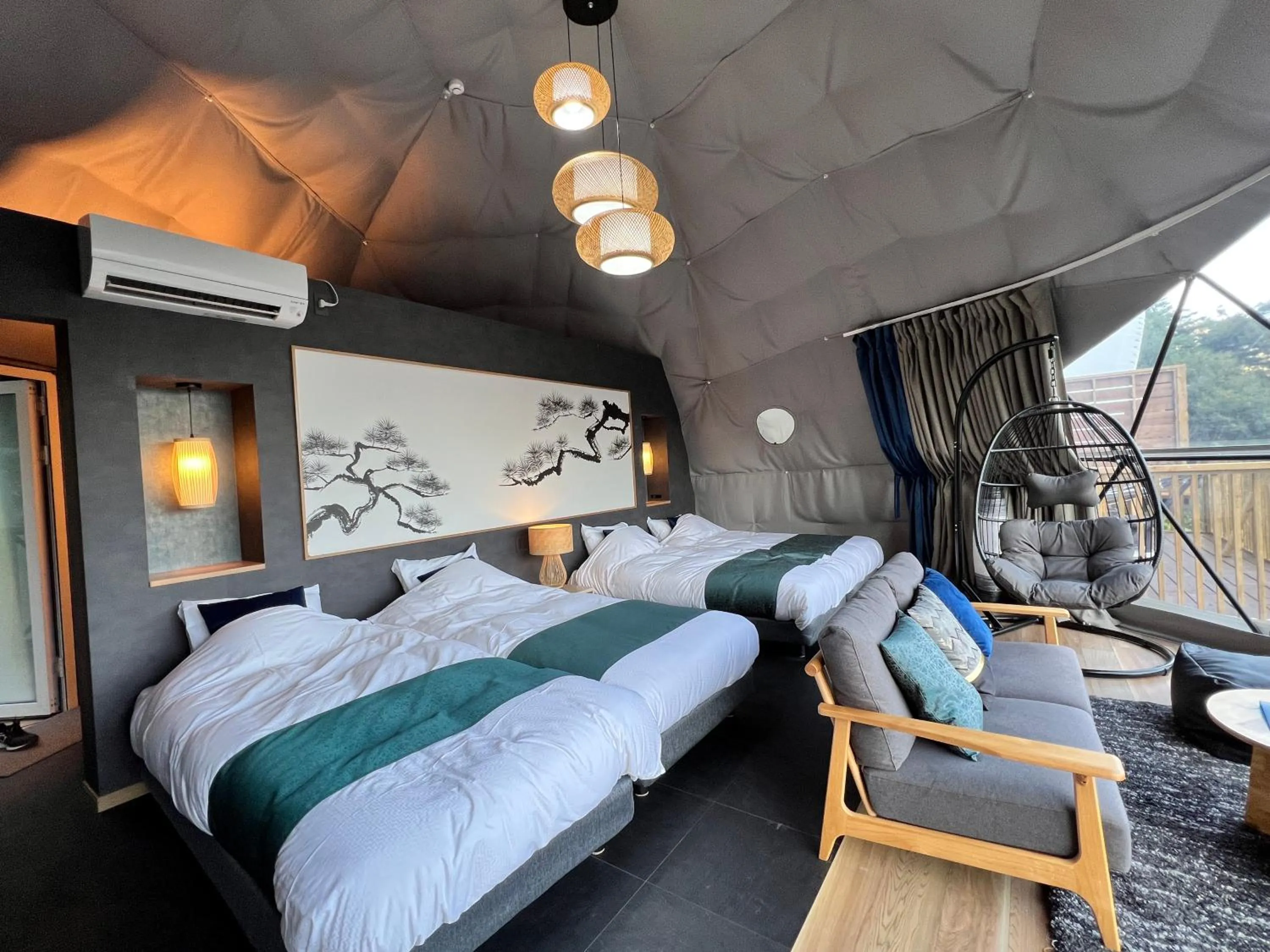 Photo of the whole room, Bed in Mt.Fujiグランピングテラス　嶺乃華