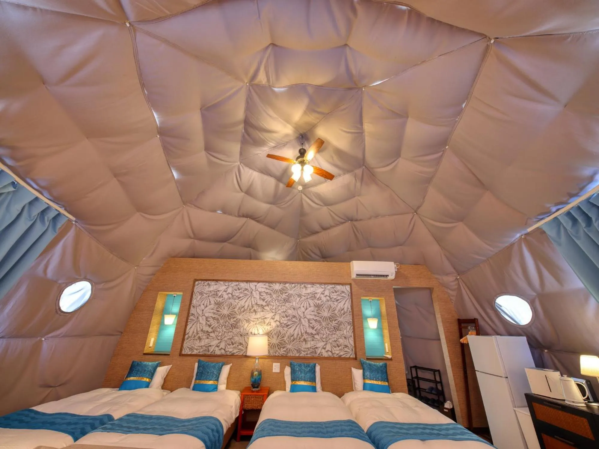 Photo of the whole room, Bed in Mt.Fujiグランピングテラス　嶺乃華