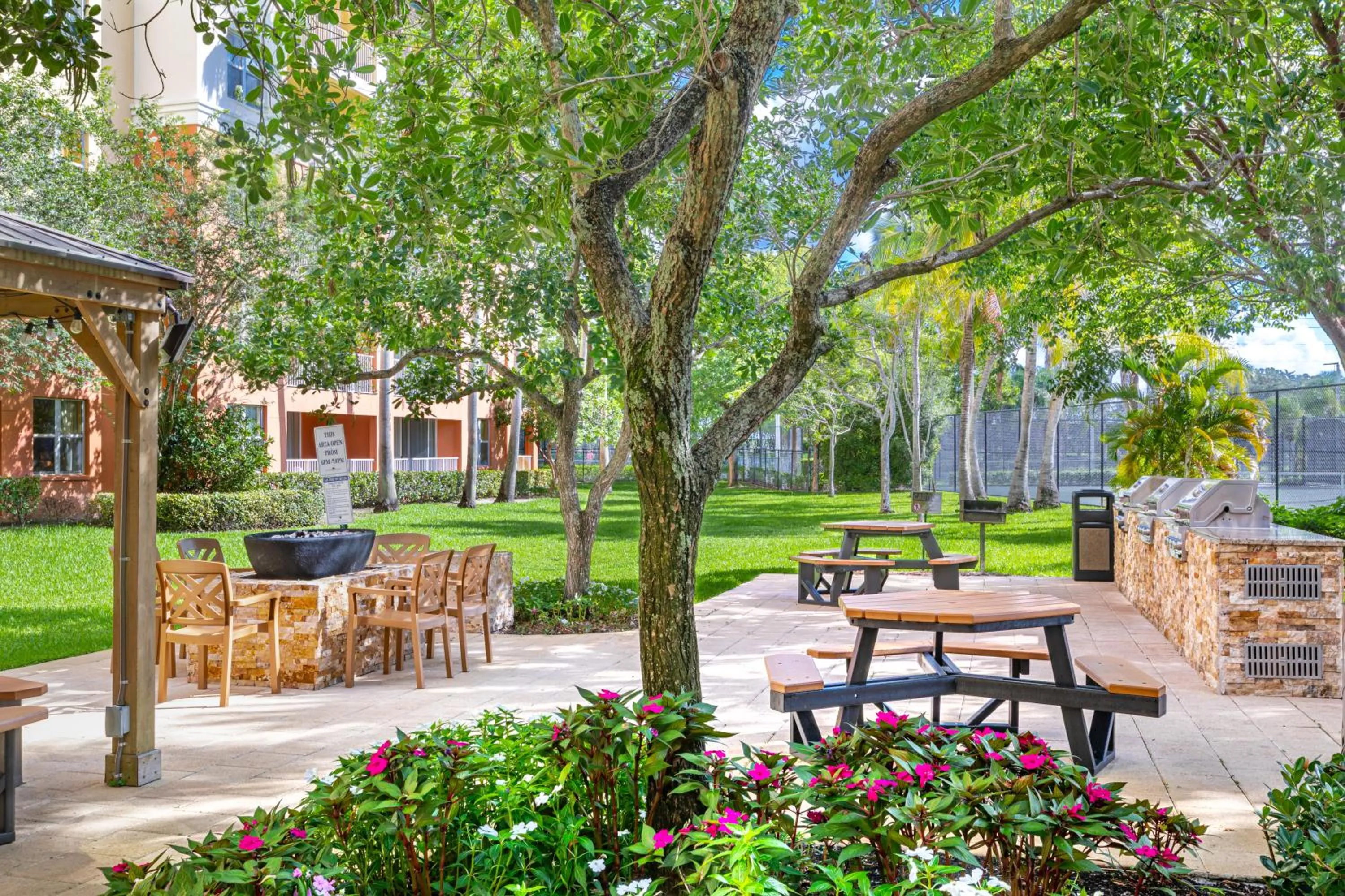 BBQ facilities in Vacation Village at Weston, Fort Lauderdale