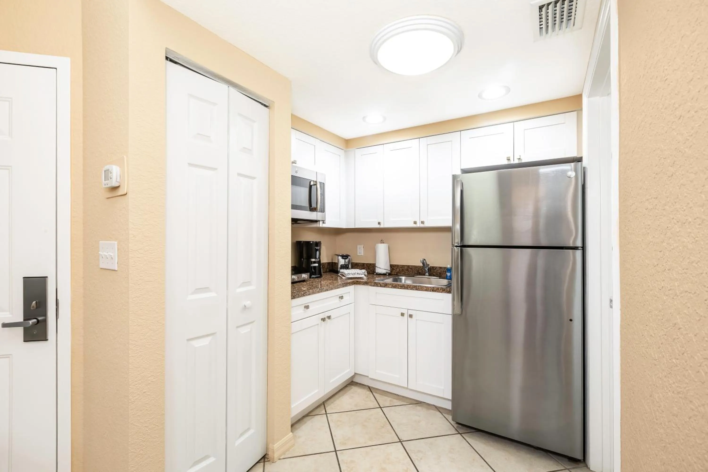 Kitchen or kitchenette in Vacation Village at Weston, Fort Lauderdale
