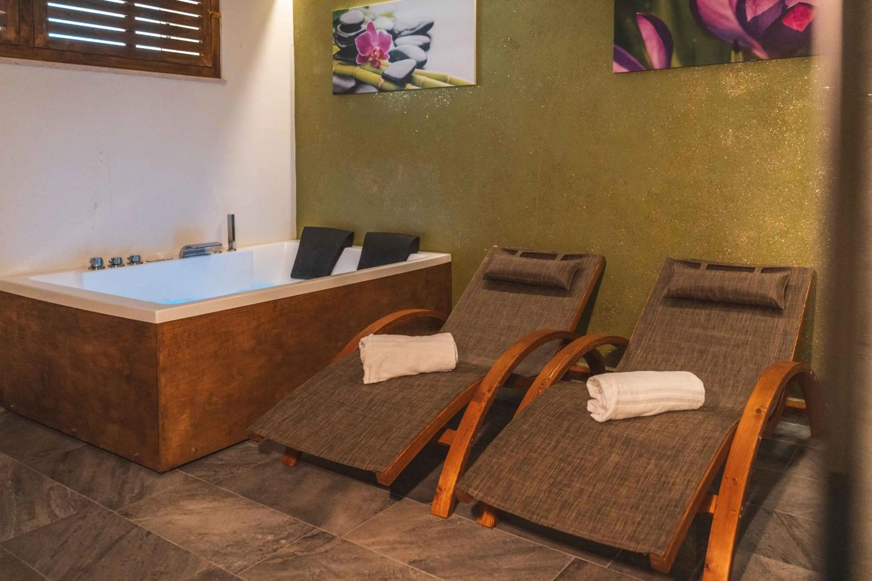 Hot Tub in Hotel La Pergola