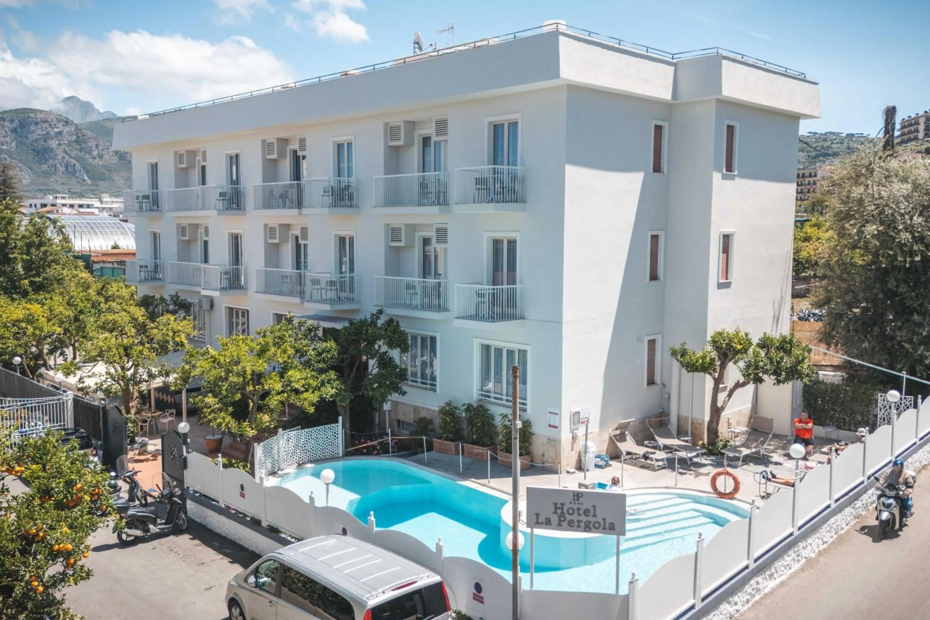 Property building in Hotel La Pergola