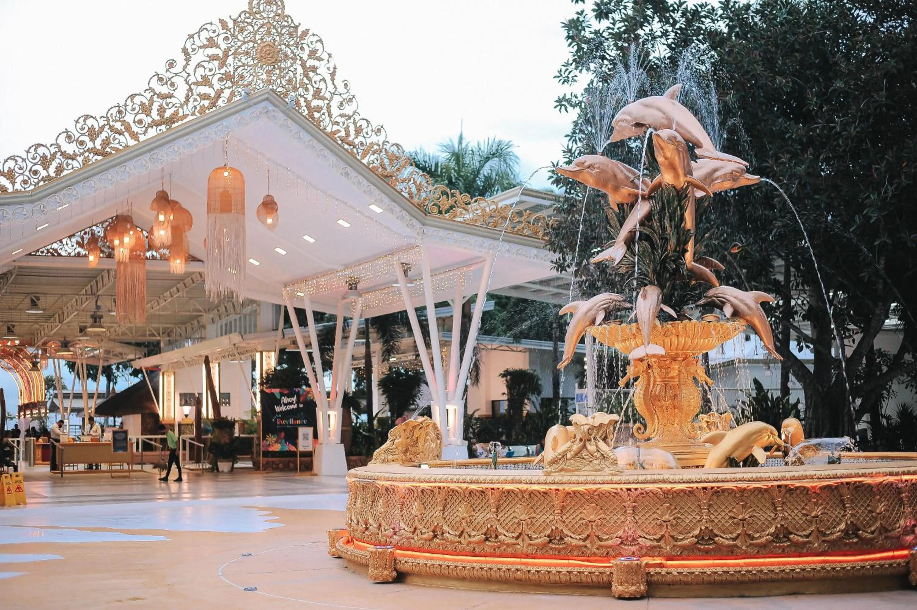 Villa Excellance Beach and Wave Pool Resort