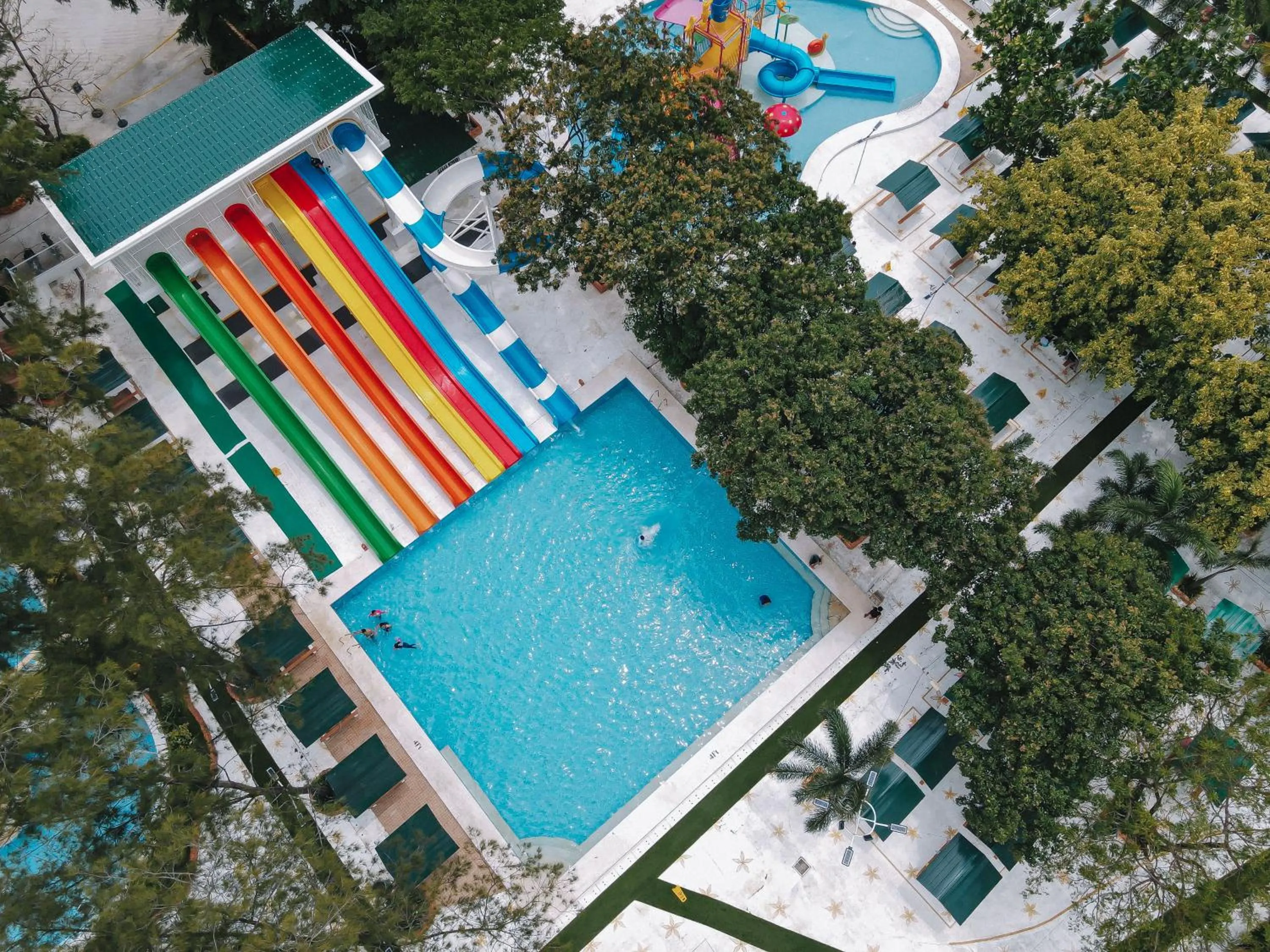 Villa Excellance Beach and Wave Pool Resort