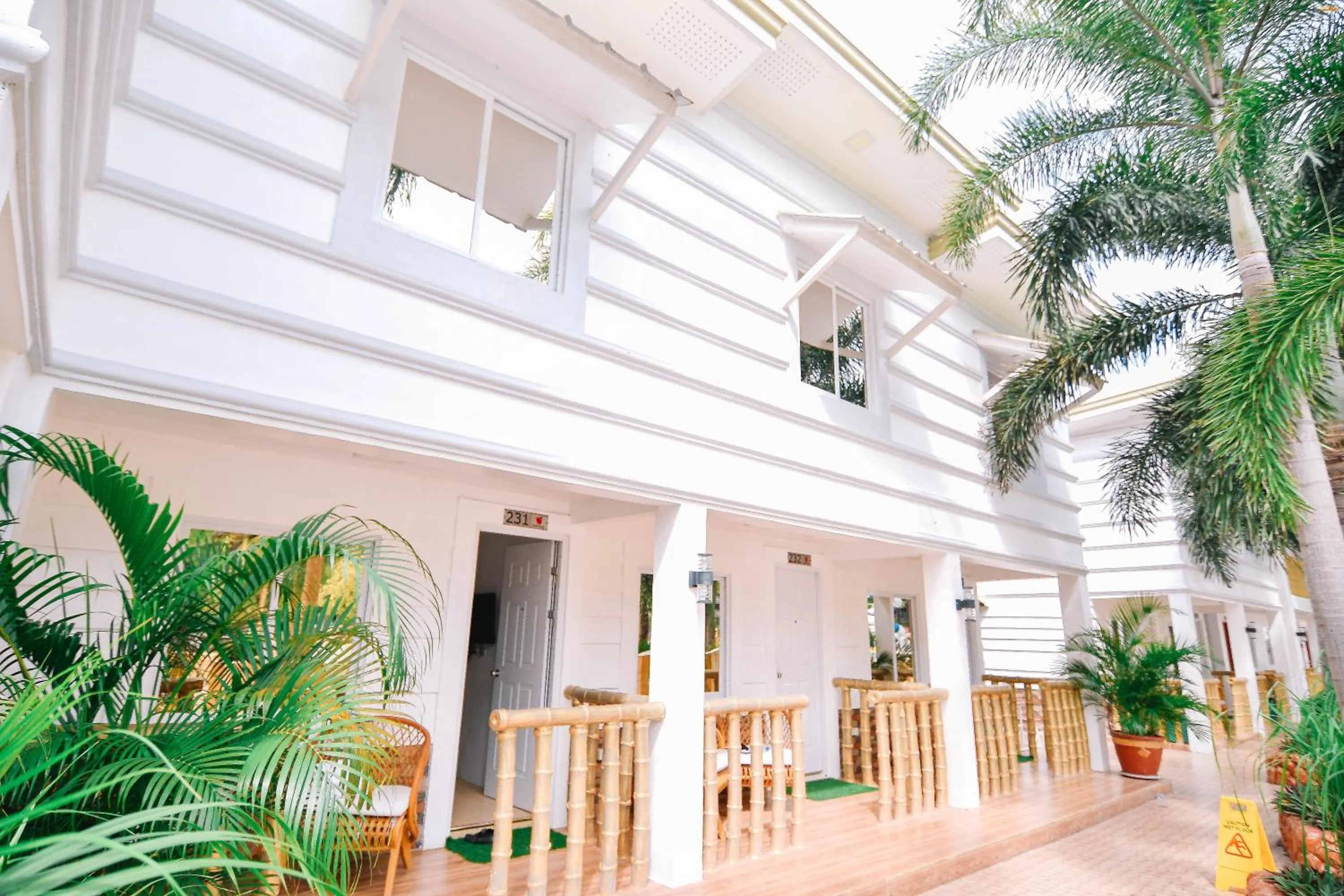 Villa Excellance Beach and Wave Pool Resort