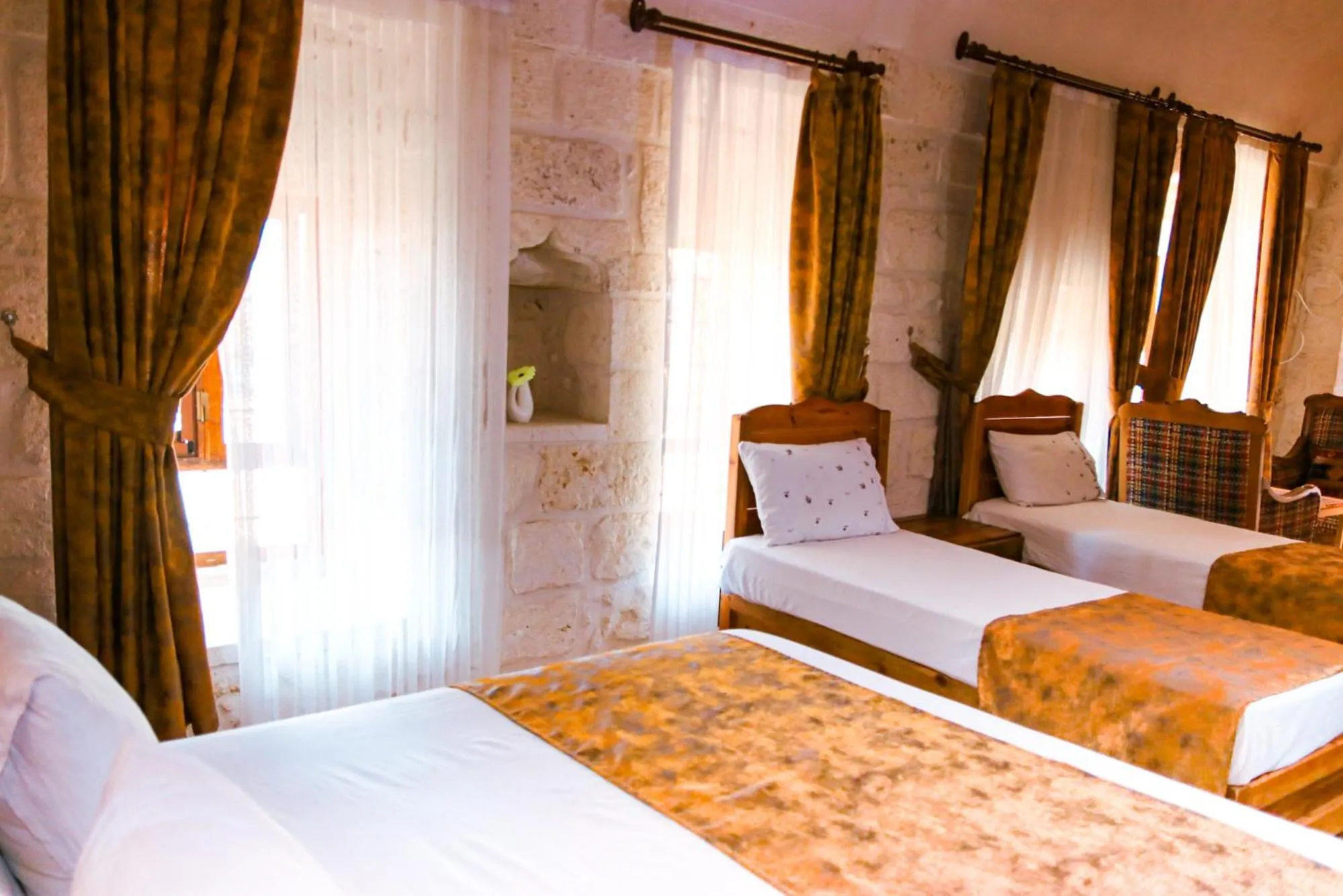 Photo of the whole room, Bed in Mons Masius Hotel Teras