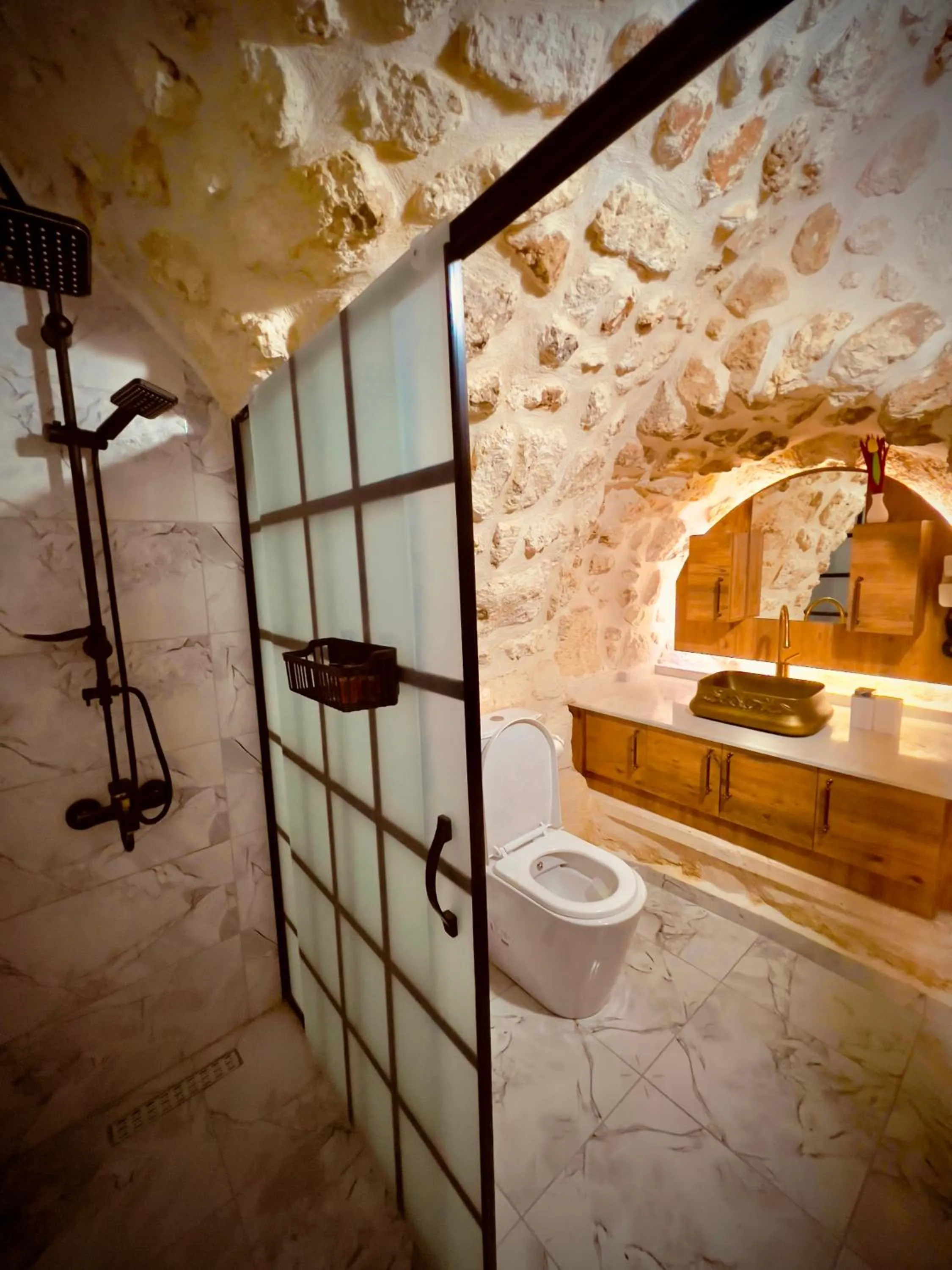 Bathroom in Mons Masius Hotel Teras