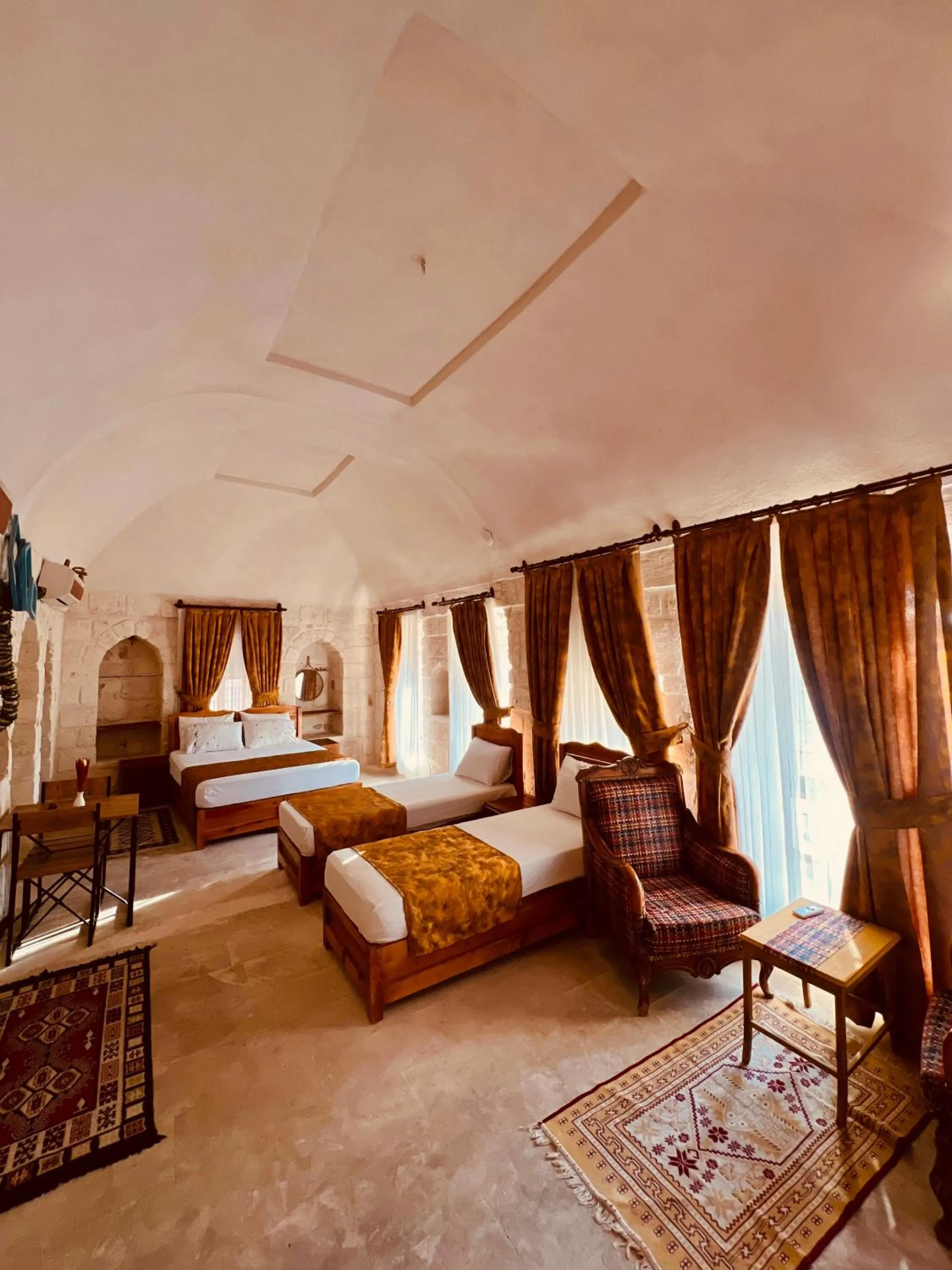 Photo of the whole room, Bed in Mons Masius Hotel Teras