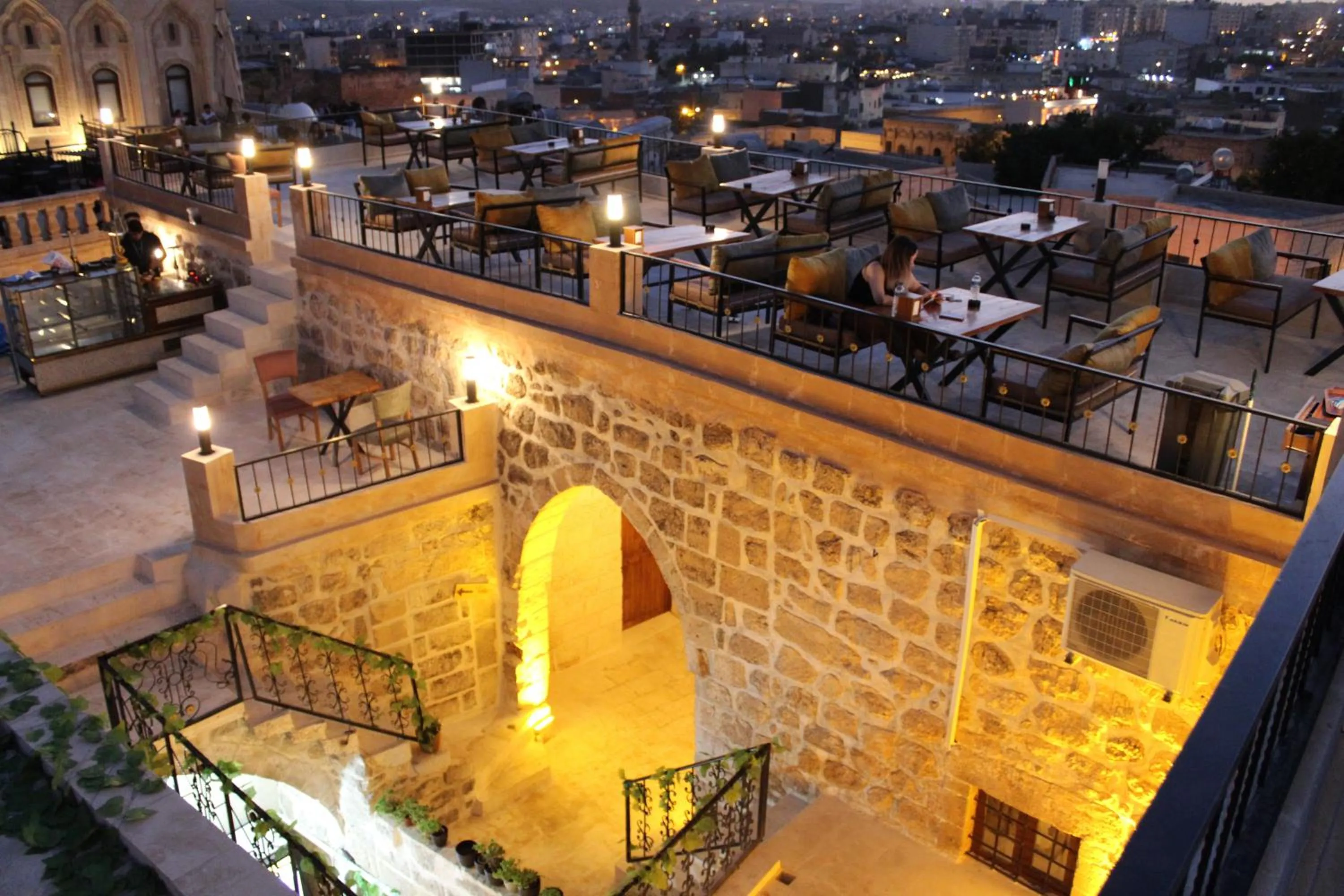 Restaurant/places to eat in Mons Masius Hotel Teras