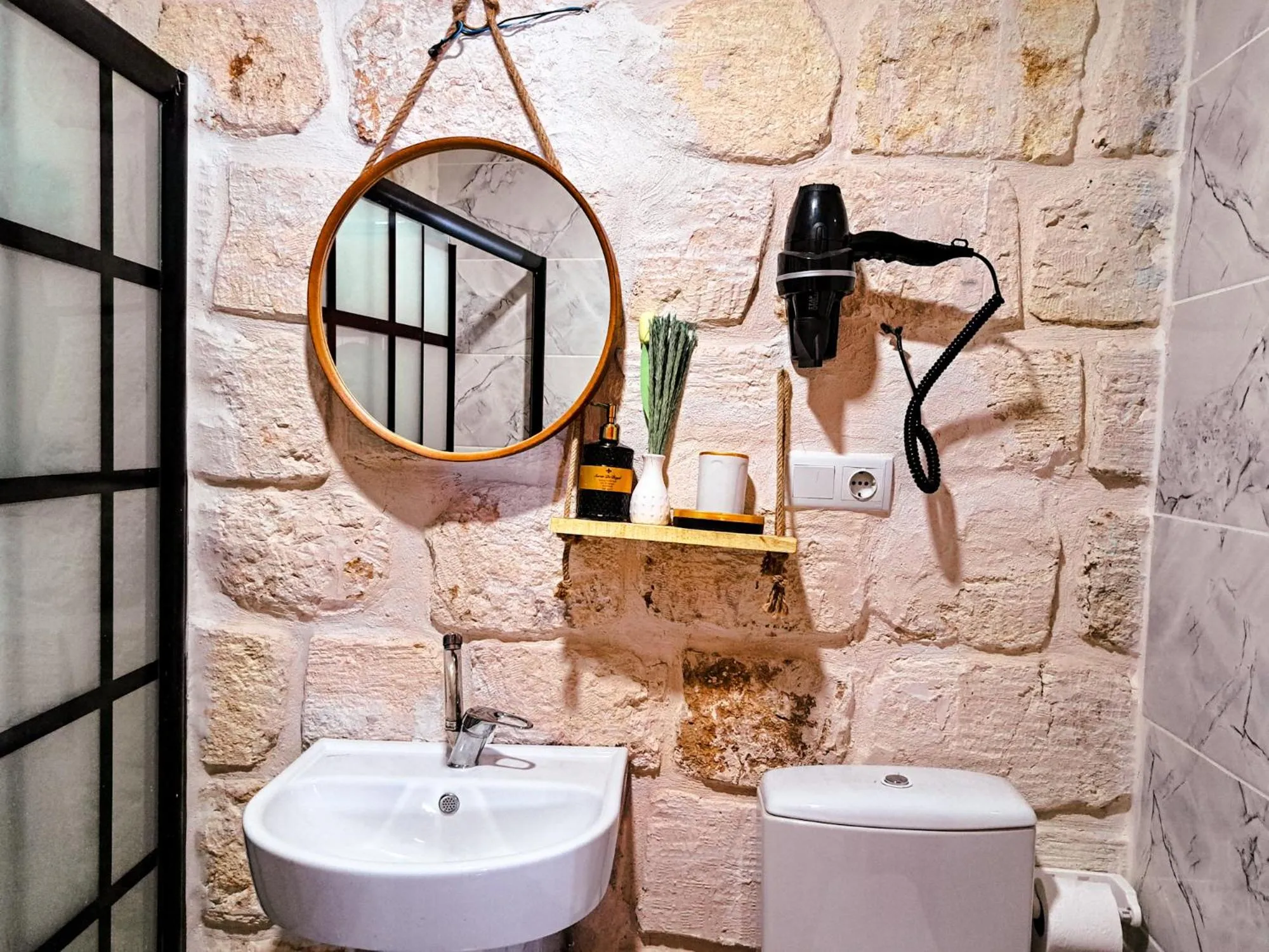 Bathroom in Mons Masius Hotel Teras