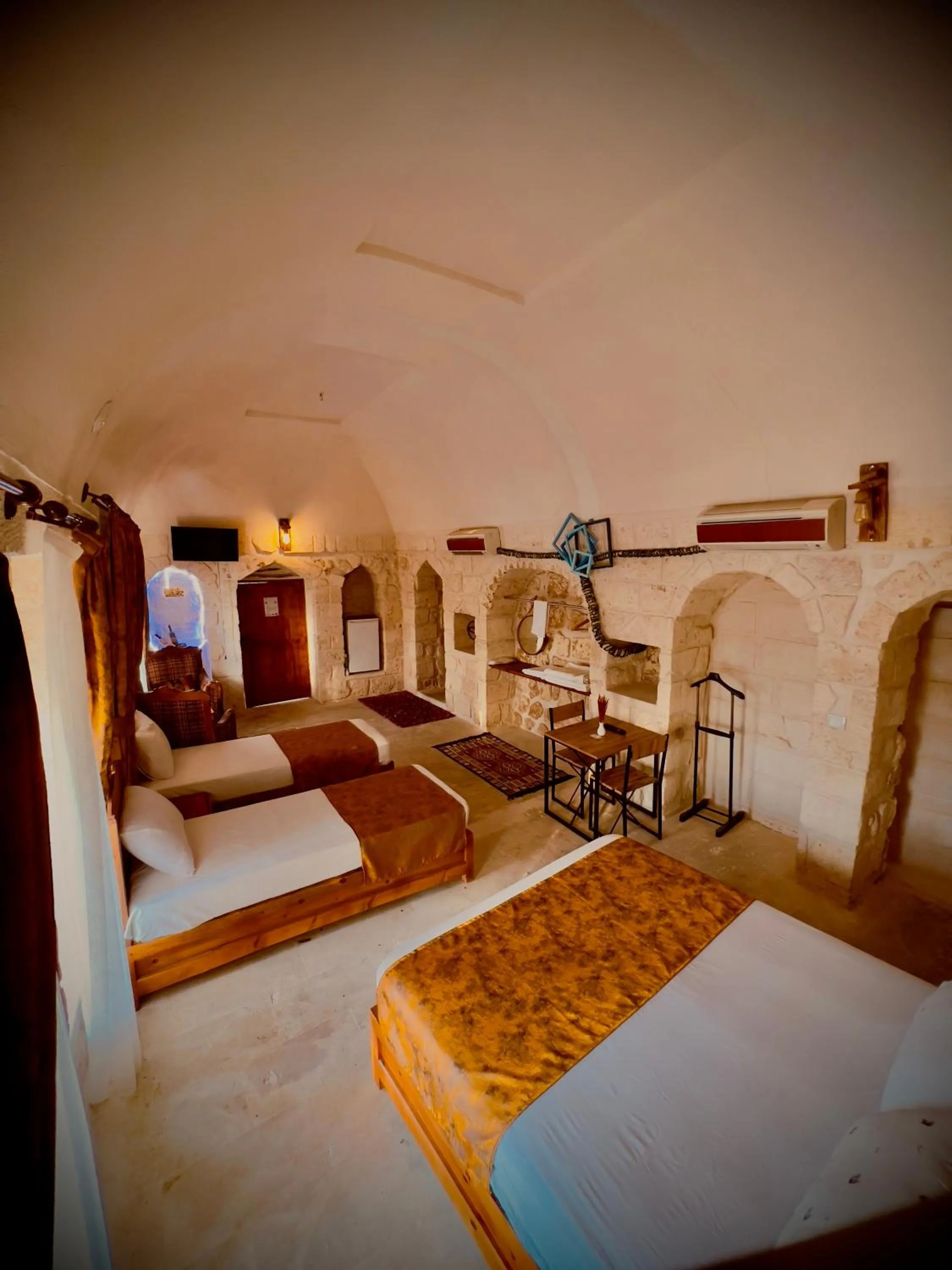 Bathroom, Bed in Mons Masius Hotel Teras