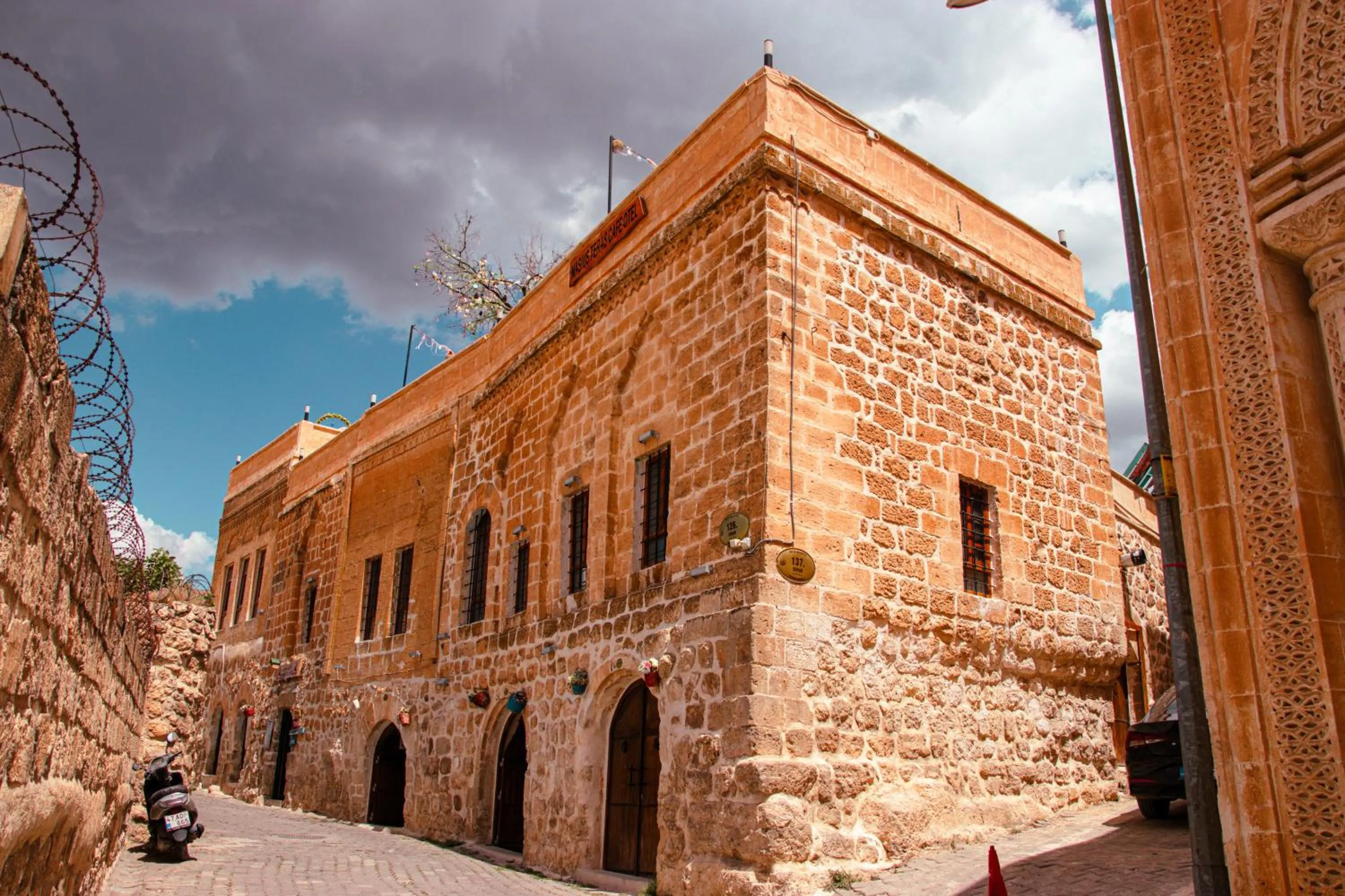 Landmark view in Mons Masius Hotel Teras