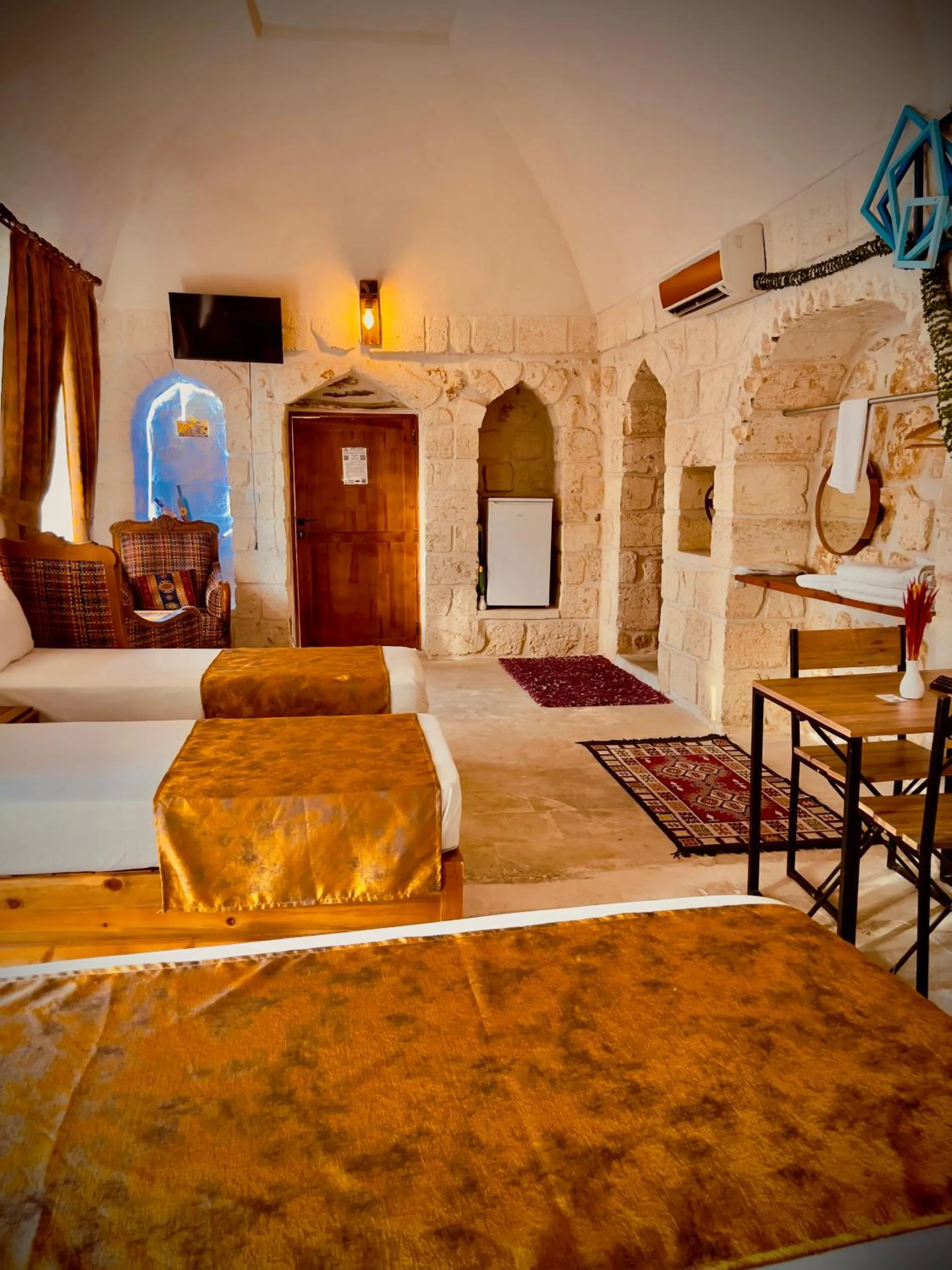 Photo of the whole room, Bed in Mons Masius Hotel Teras