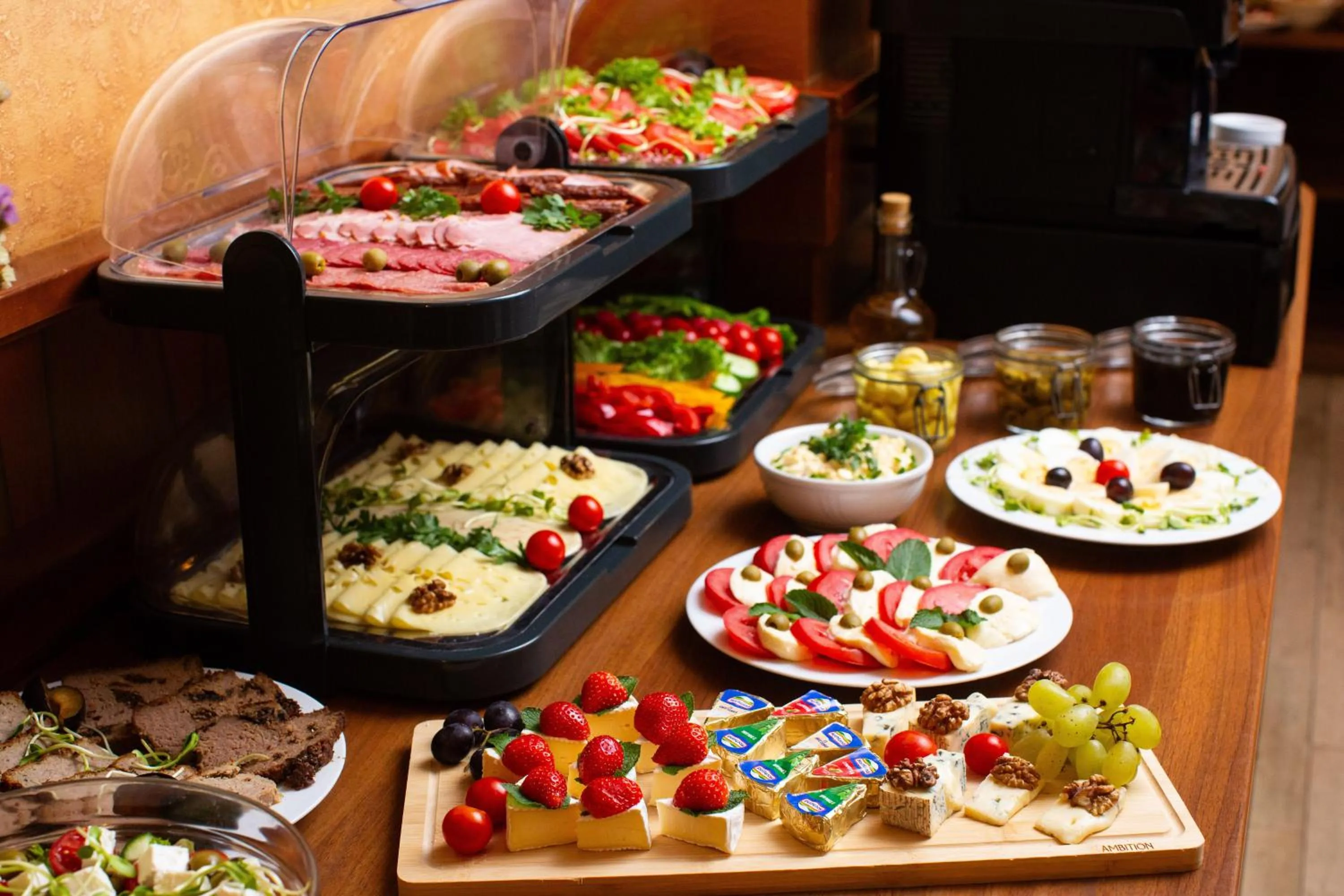 Food and drinks in David Boutique ApartHotel