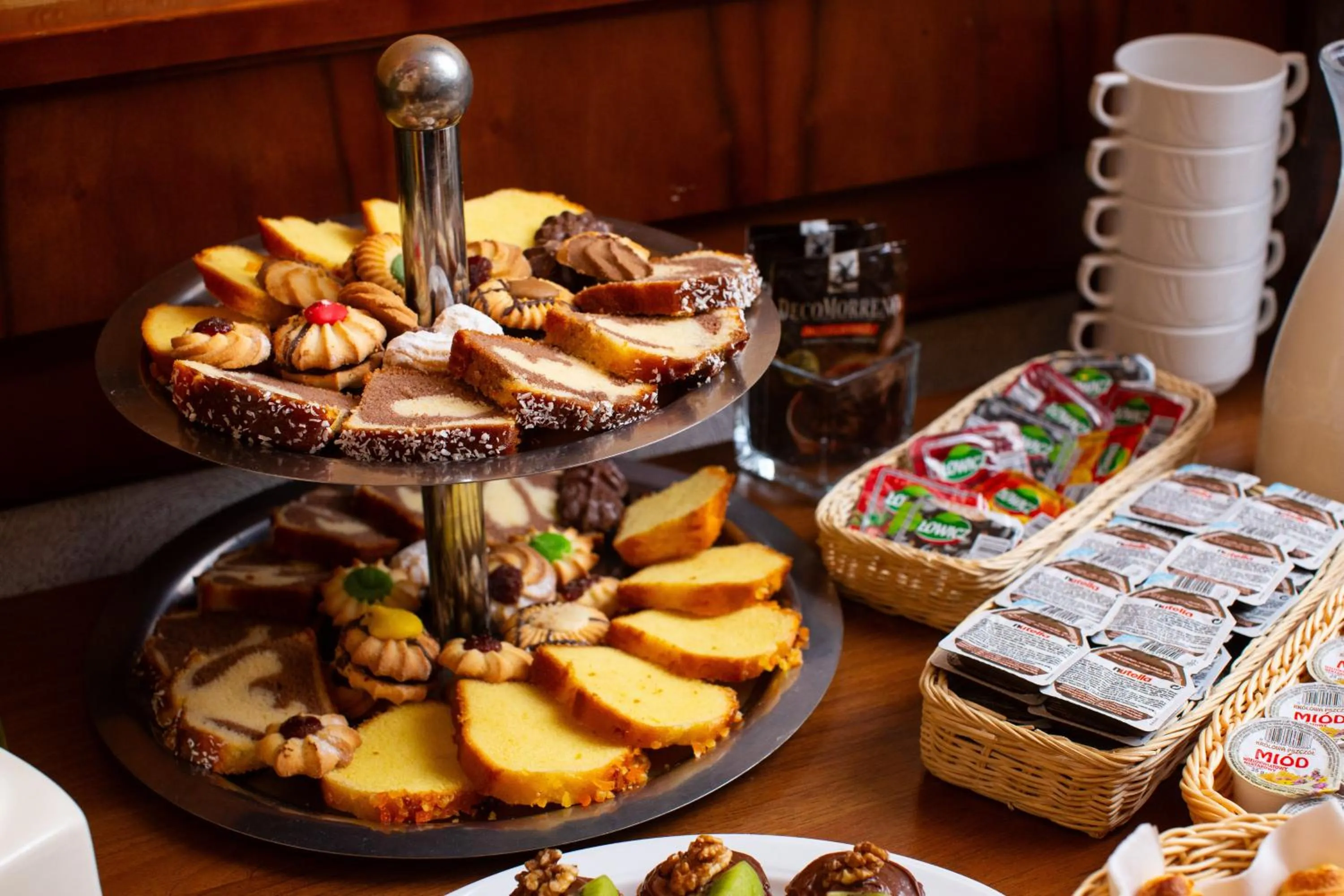 Food and drinks in David Boutique ApartHotel