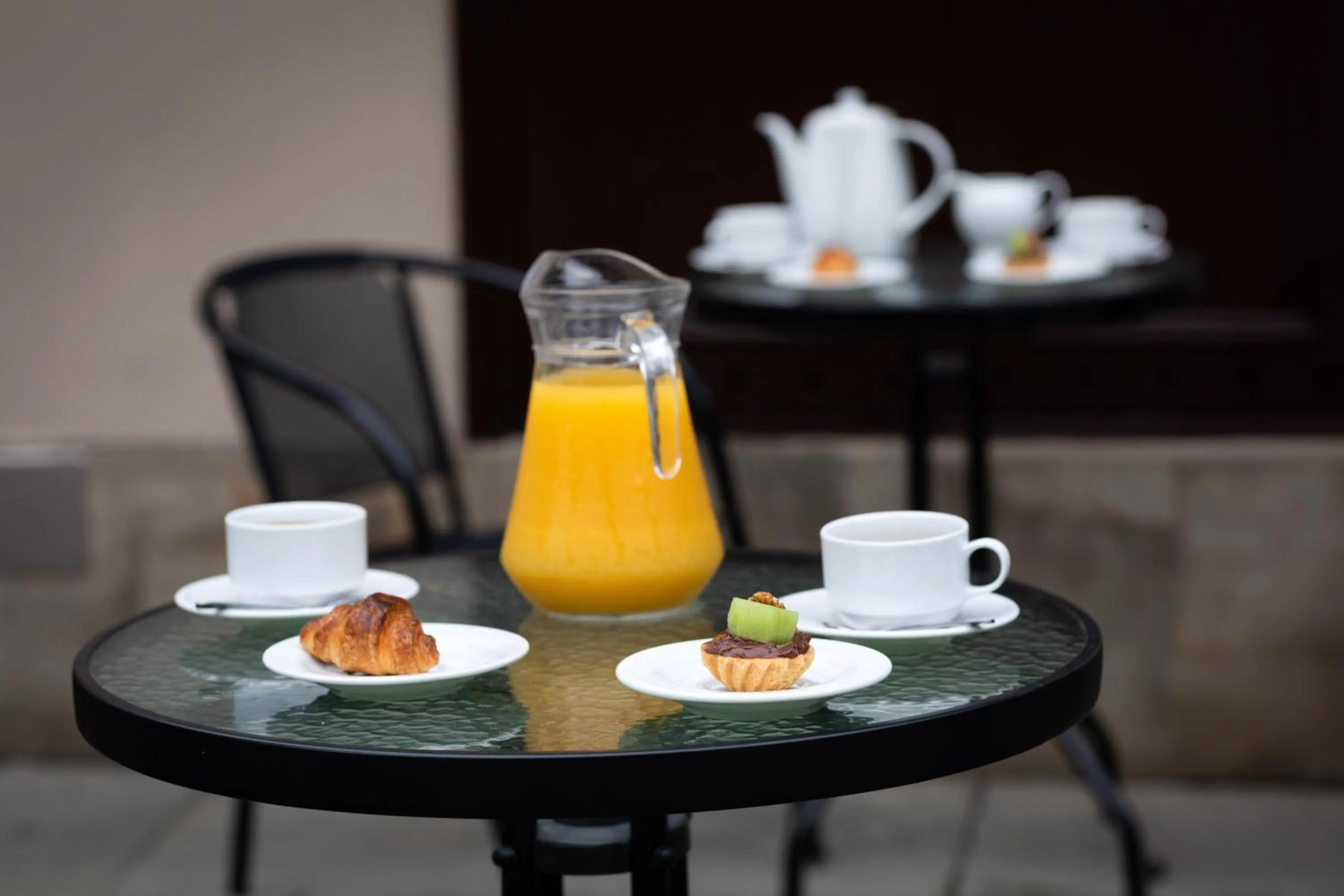 Food and drinks in David Boutique ApartHotel