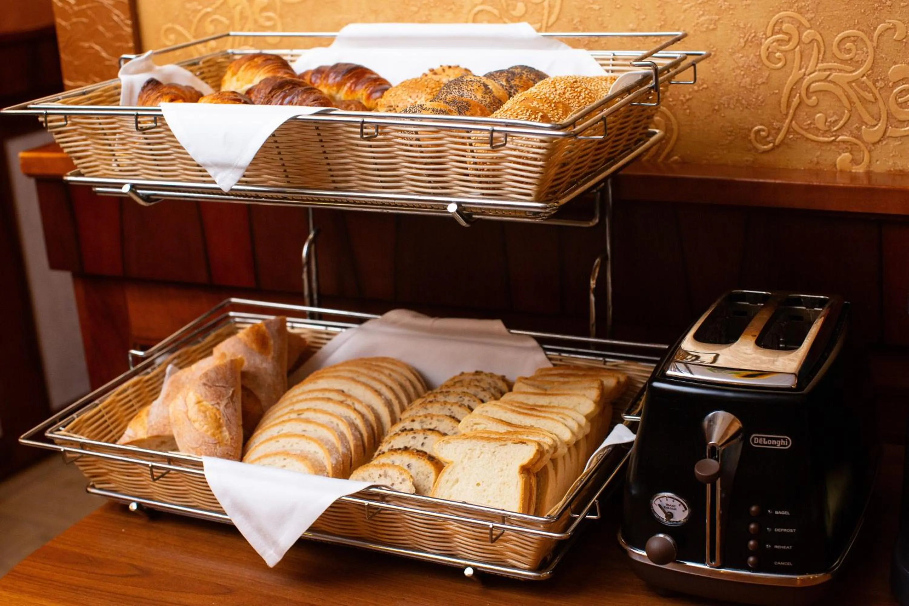 Food and drinks in David Boutique ApartHotel