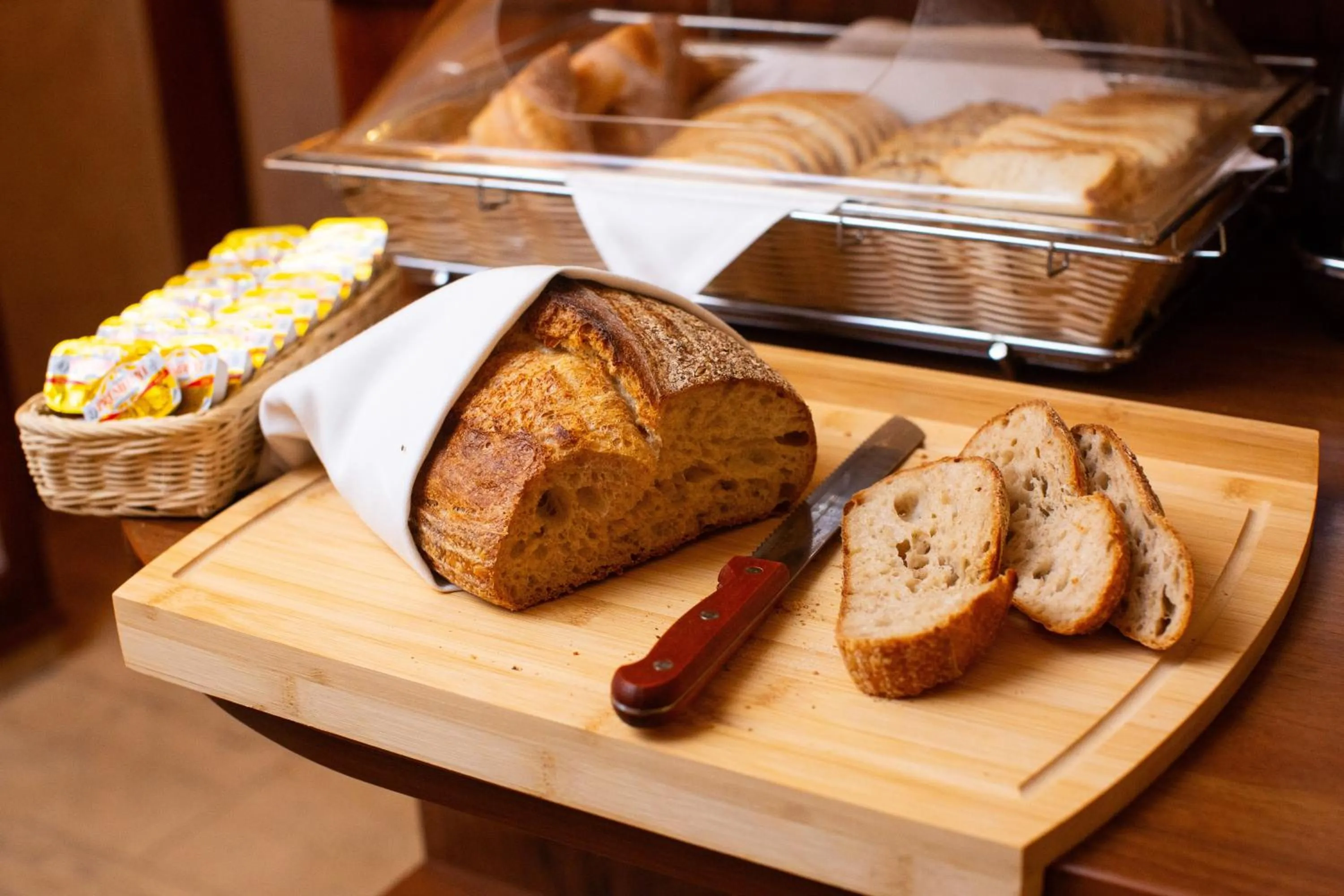 Food and drinks in David Boutique ApartHotel