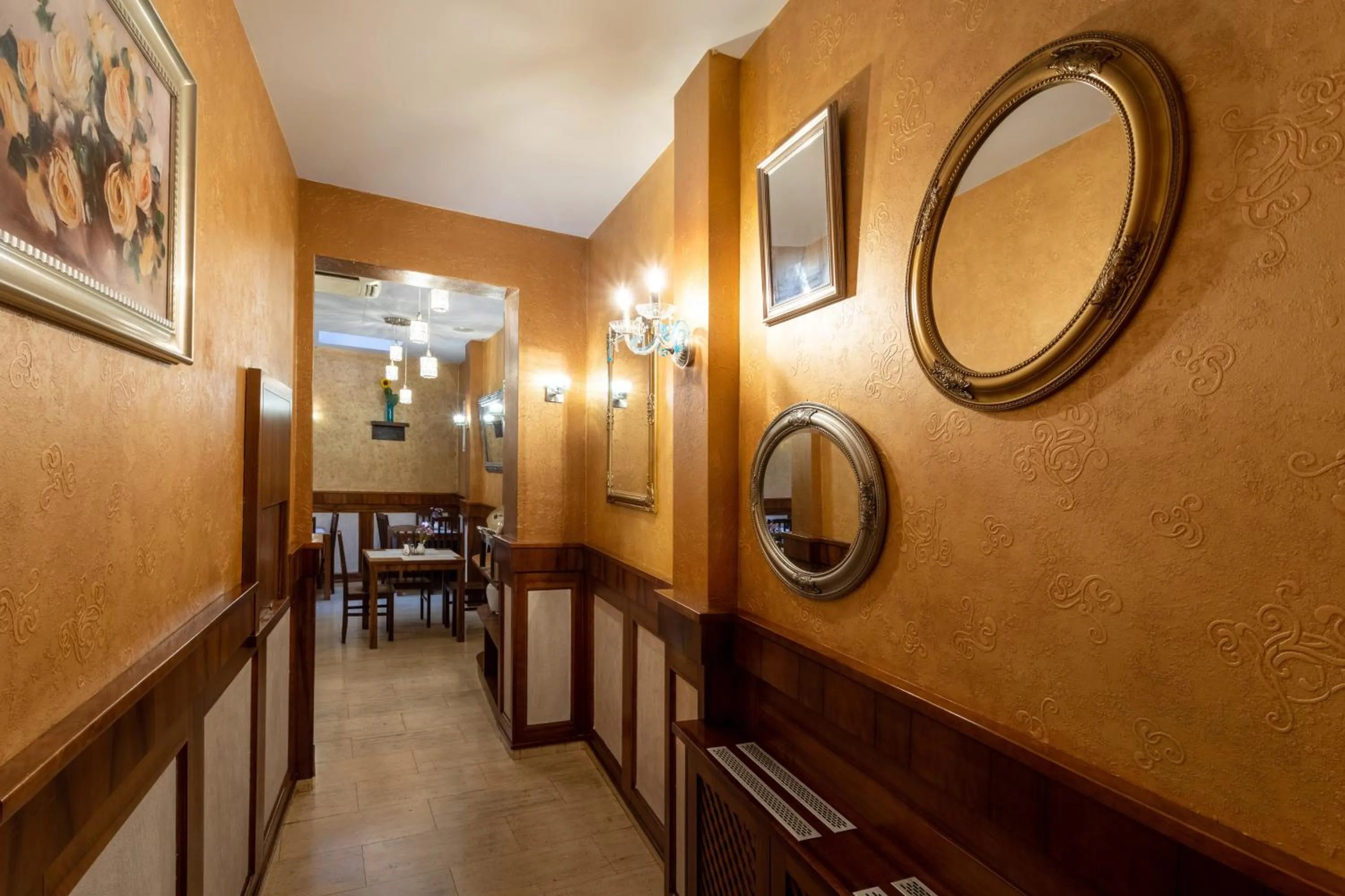 Restaurant/places to eat in David Boutique ApartHotel