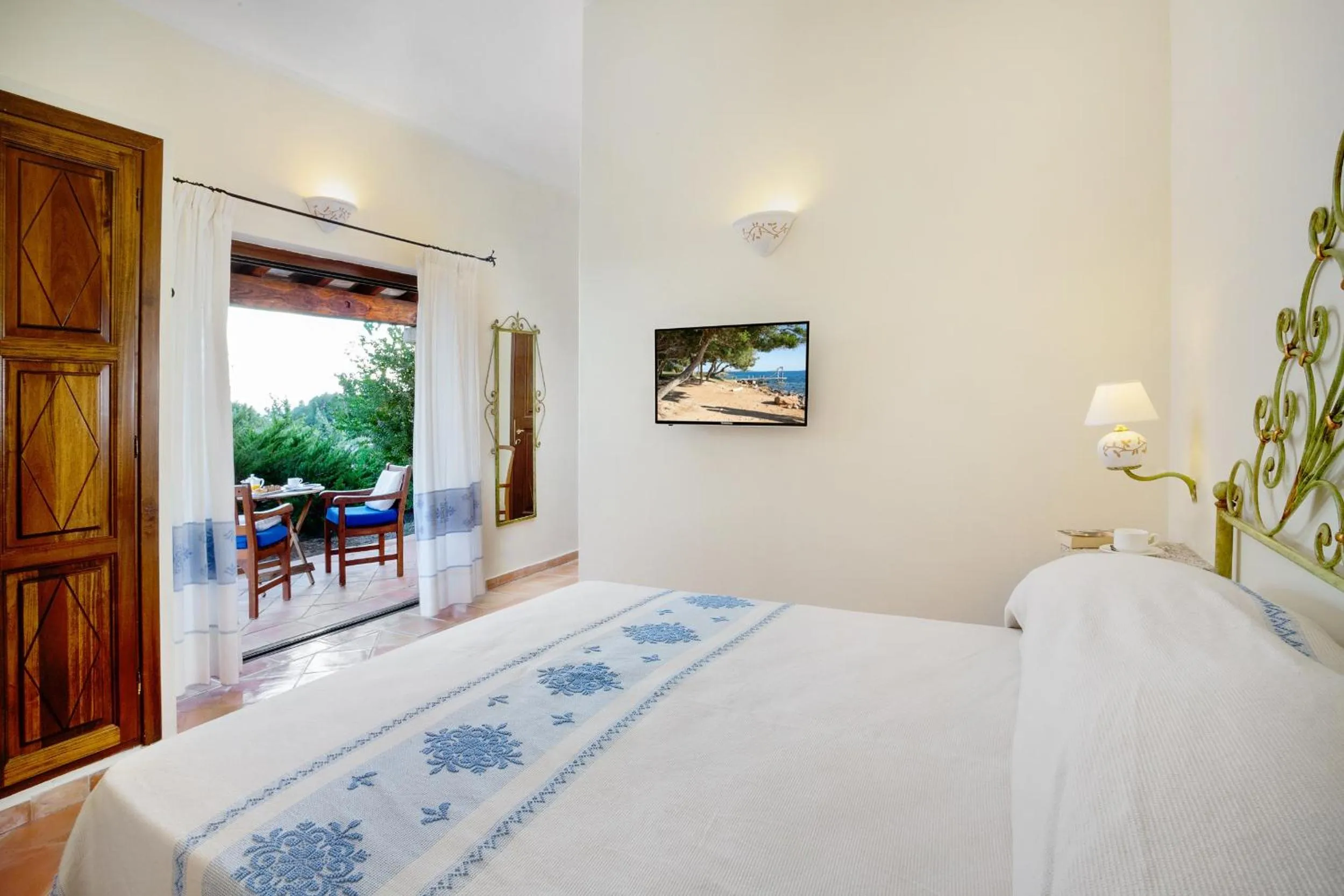 Bedroom, Bed in Felix Hotels - Country Resort Parco degli Ulivi