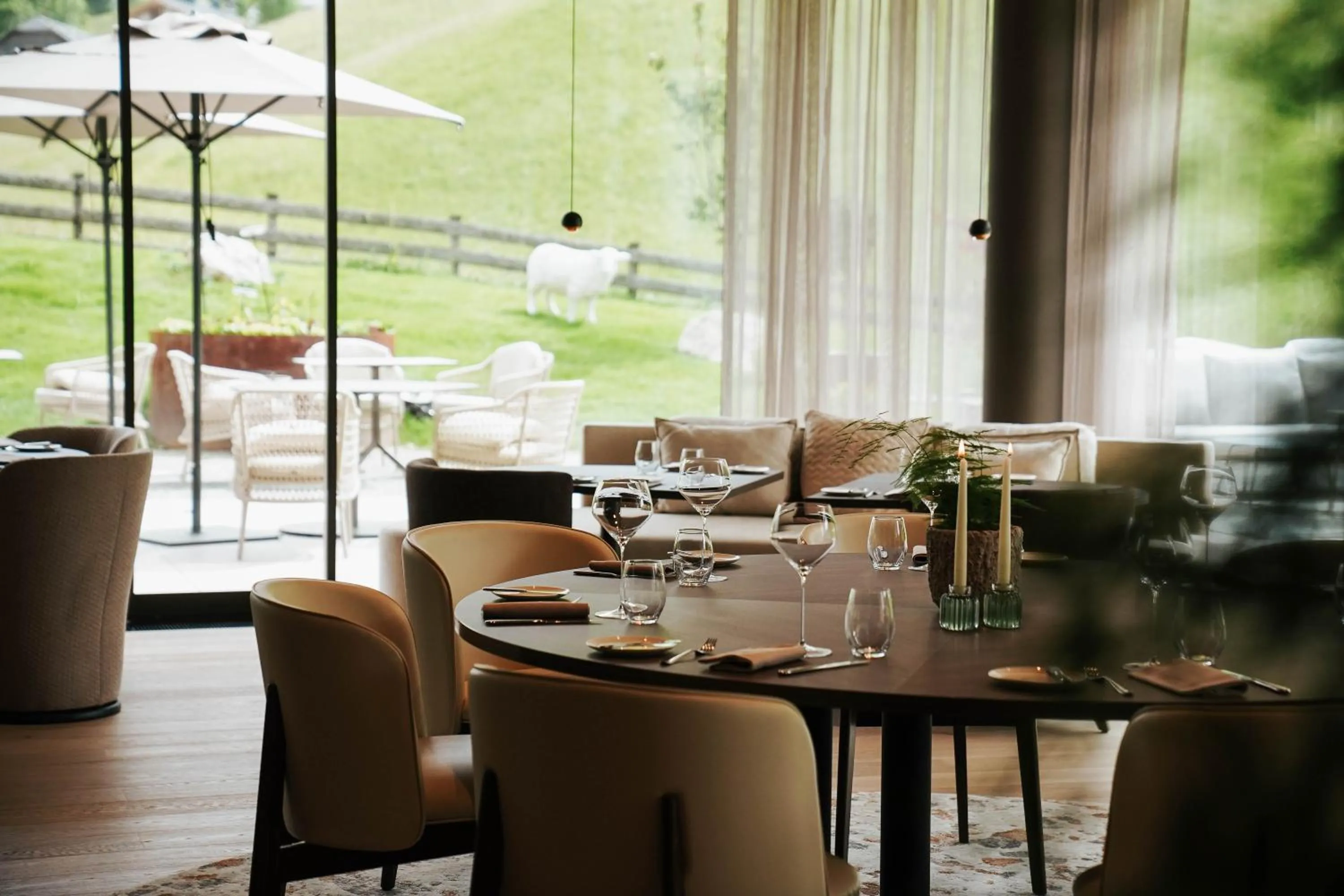 Restaurant/places to eat in Badia Hill