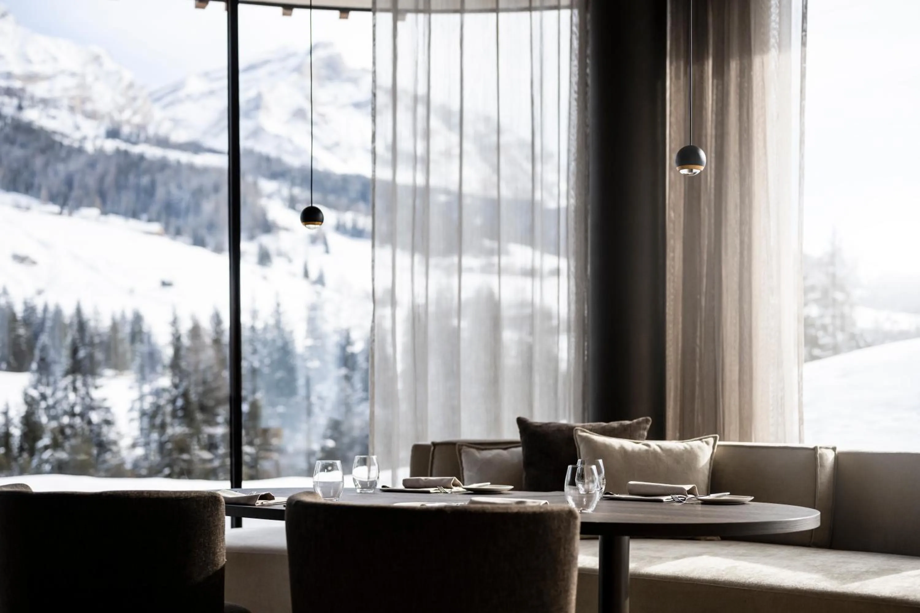 Restaurant/places to eat in Badia Hill