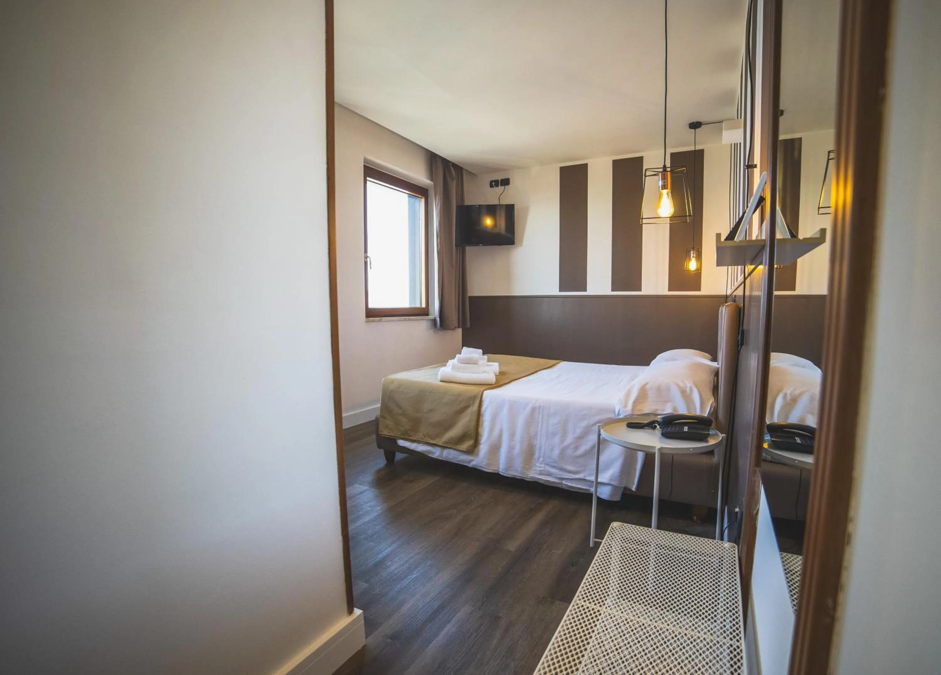 Bedroom, Bed in Hotel Continental