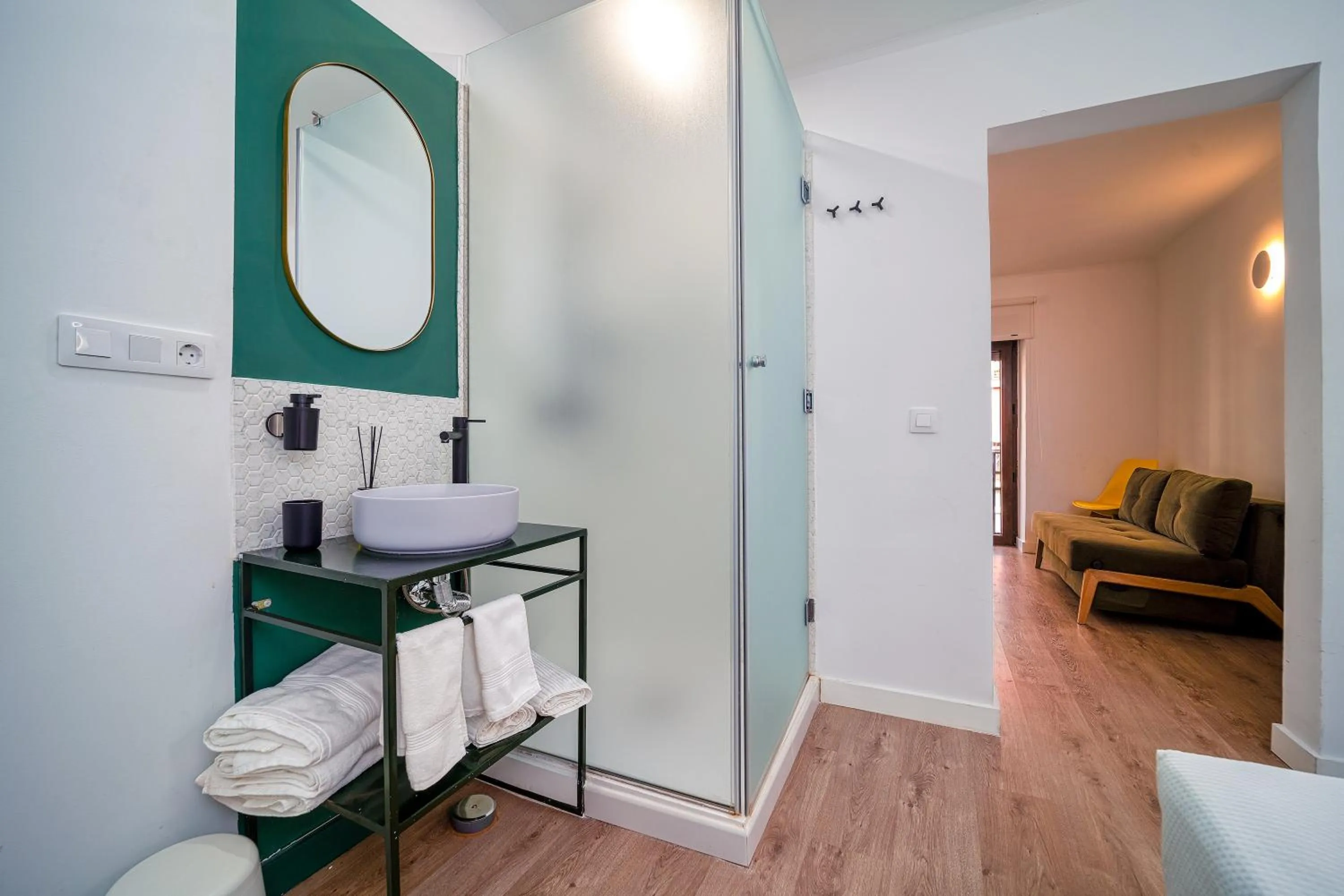 Shower in AngelitoMAD