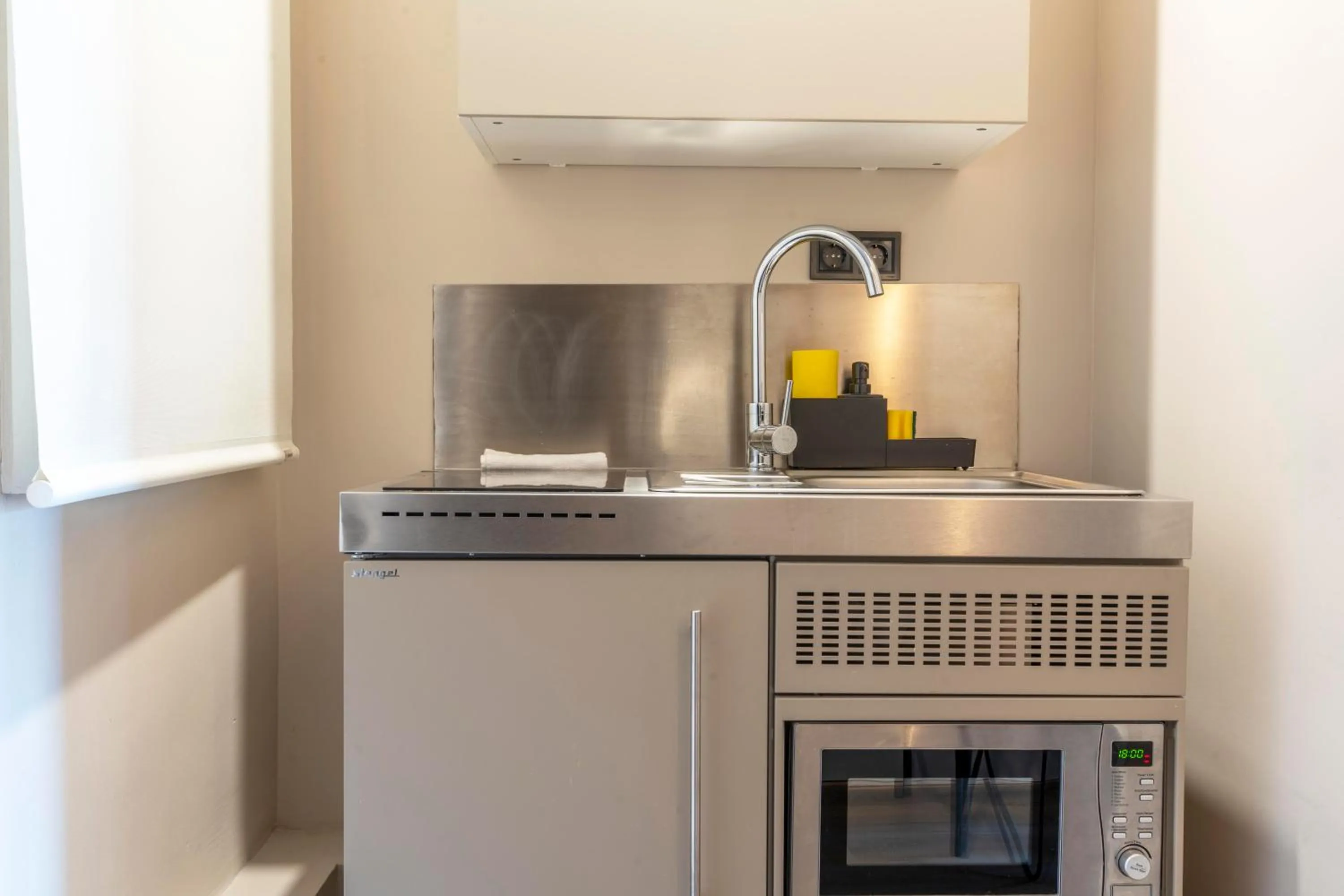 kitchen in Negresco Plaza España