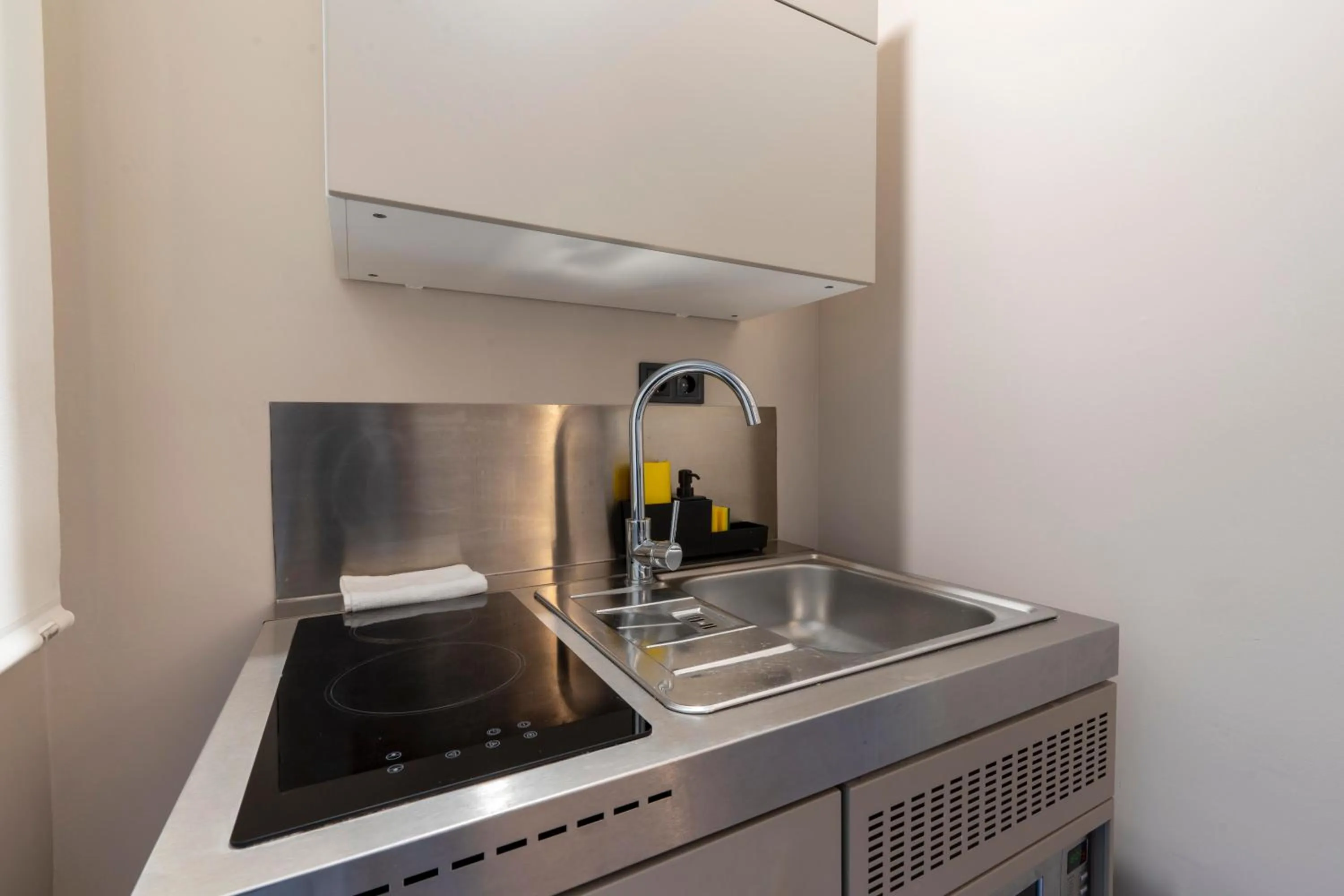 kitchen in Negresco Plaza España