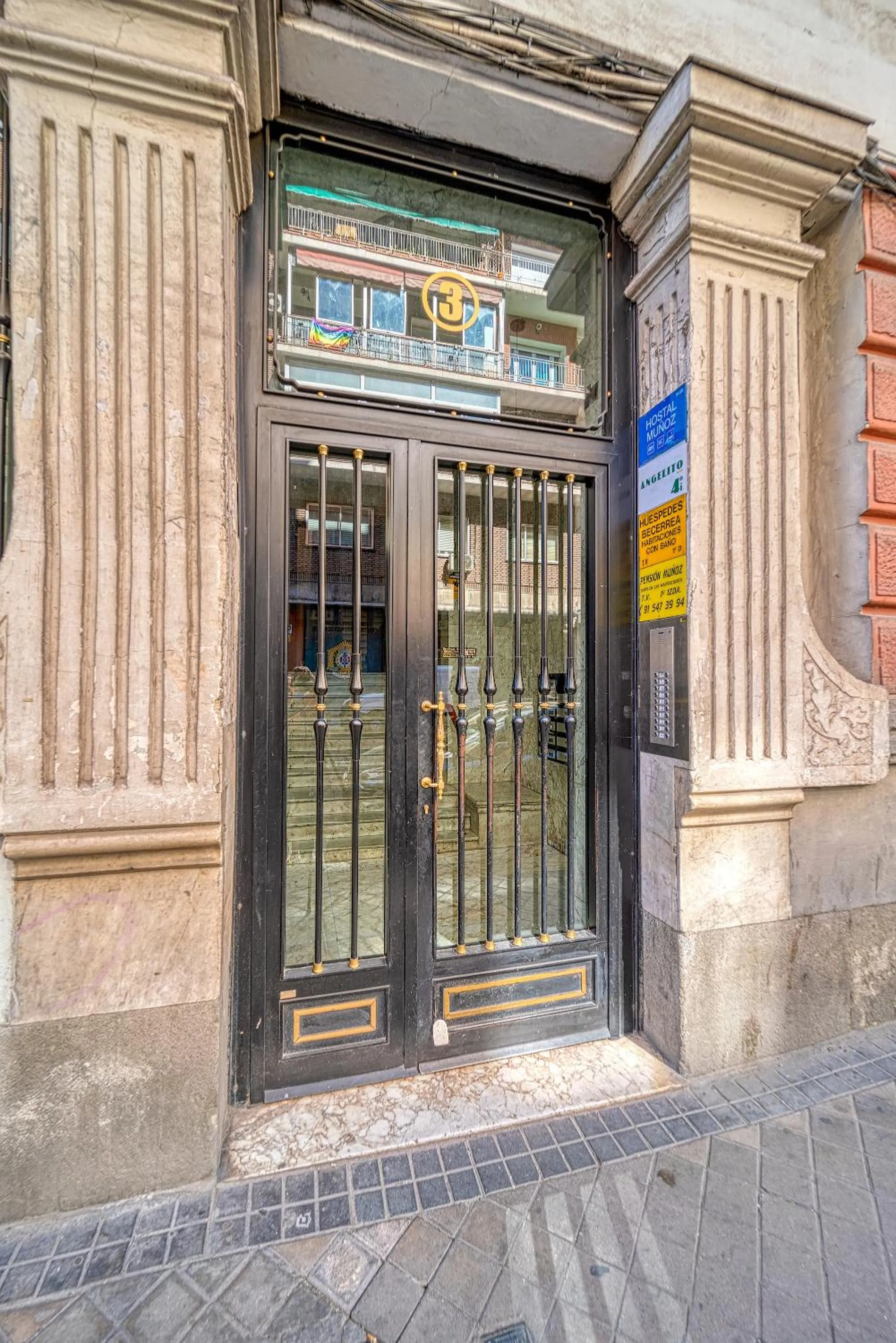 Facade/entrance in AngelitoMAD