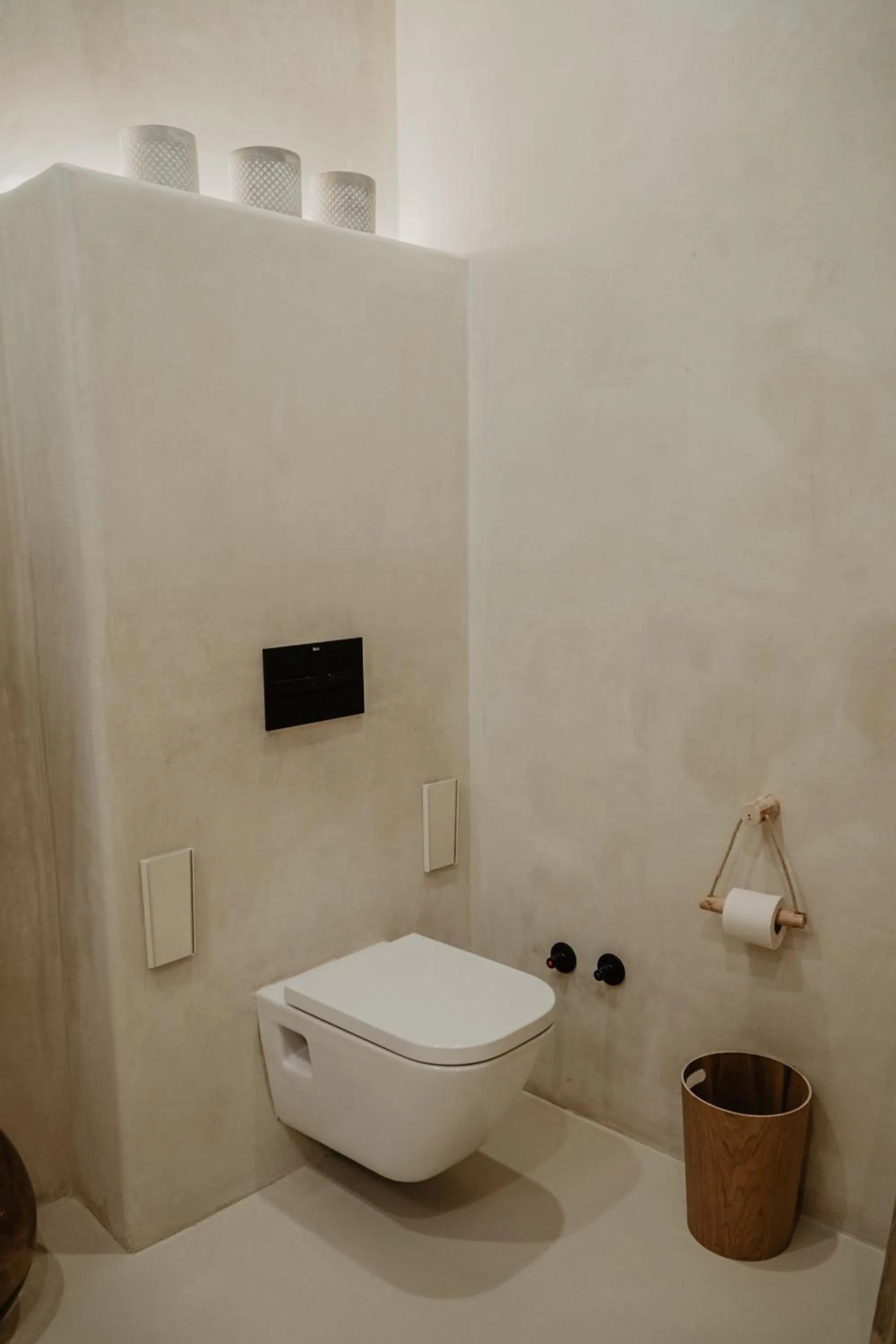 Toilet in EntreArcos Casa Eco-Boutique