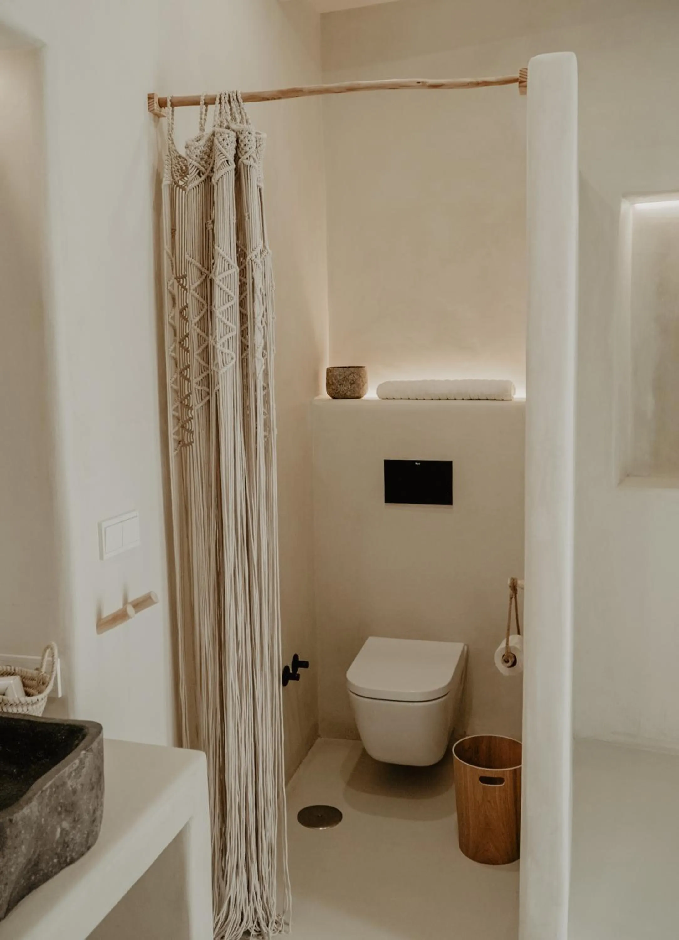 Toilet in EntreArcos Casa Eco-Boutique