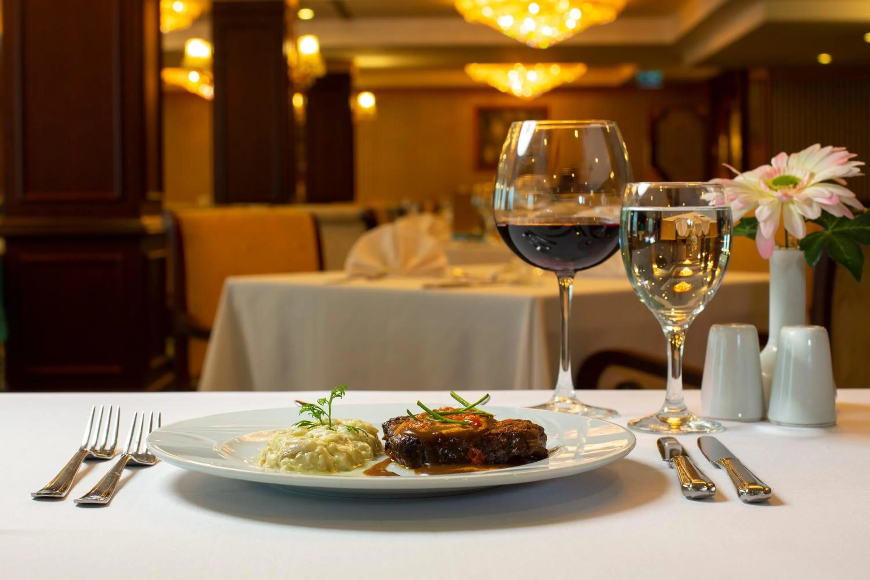 Restaurant/places to eat in Latanya Palm & SPA Airport Antalya