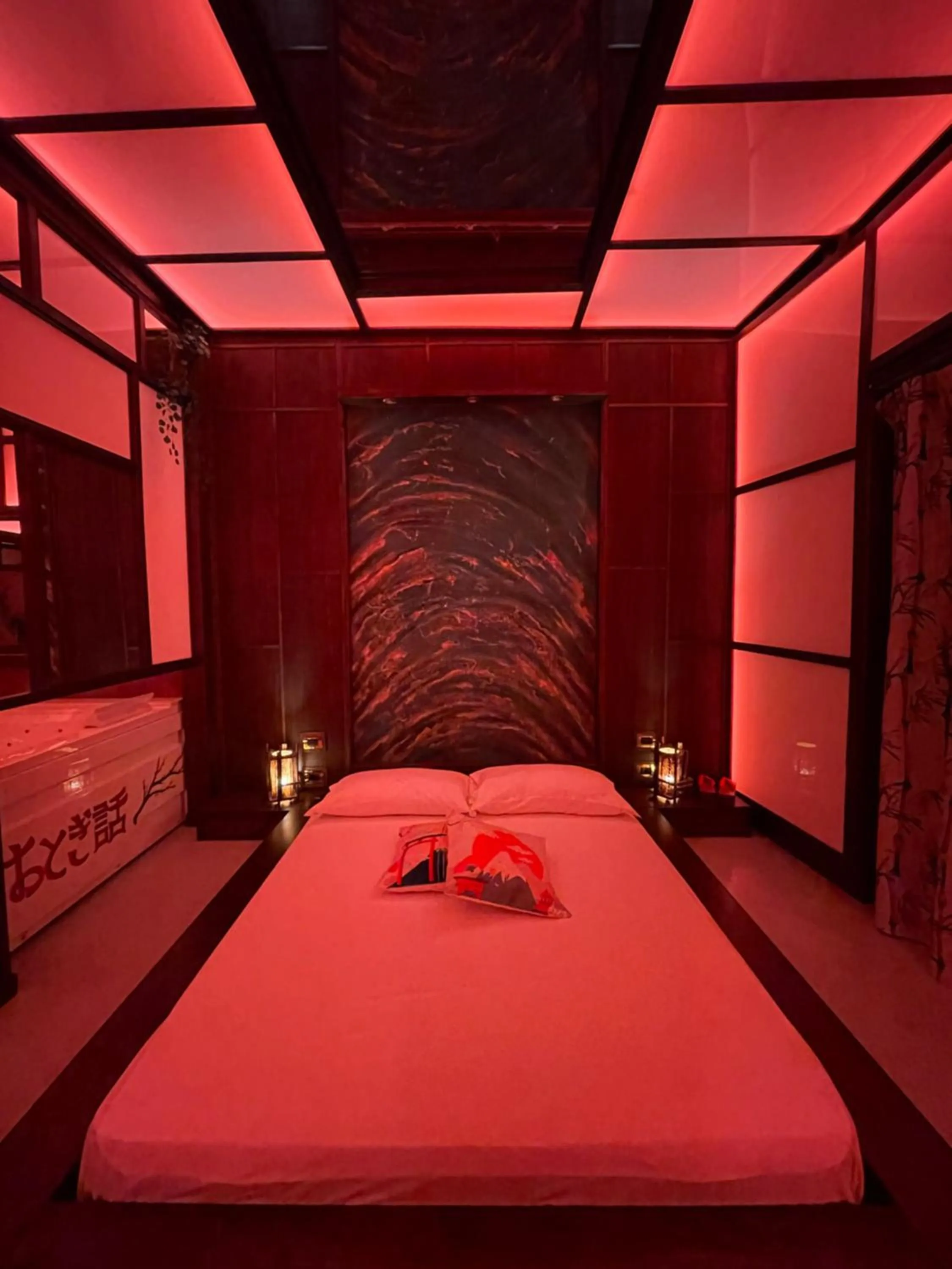 Bed in MagicSuite Guest House Roma Vaticano